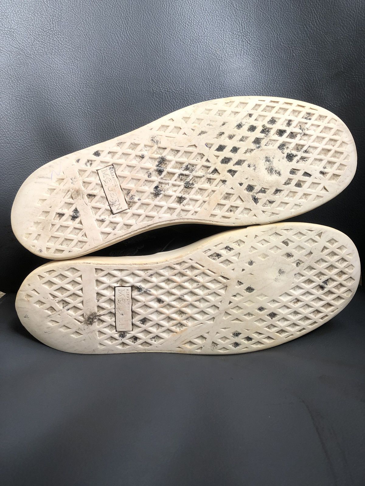Alexander McQueen Alexander McQueen 432336 Black Leather Sneakers size 40 Size US 6.5 / EU 39-40 - 13 Thumbnail