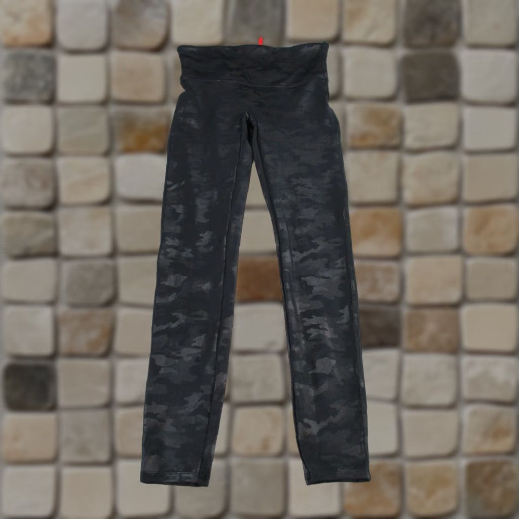 Spanx VINTAGE Spanx Leggings Womens Large Activewear Casual Travel Yoga Gym & Training Black Camouflage 2010s Womens Size 36" / US 14 / IT 50 - 1 Thumbnail