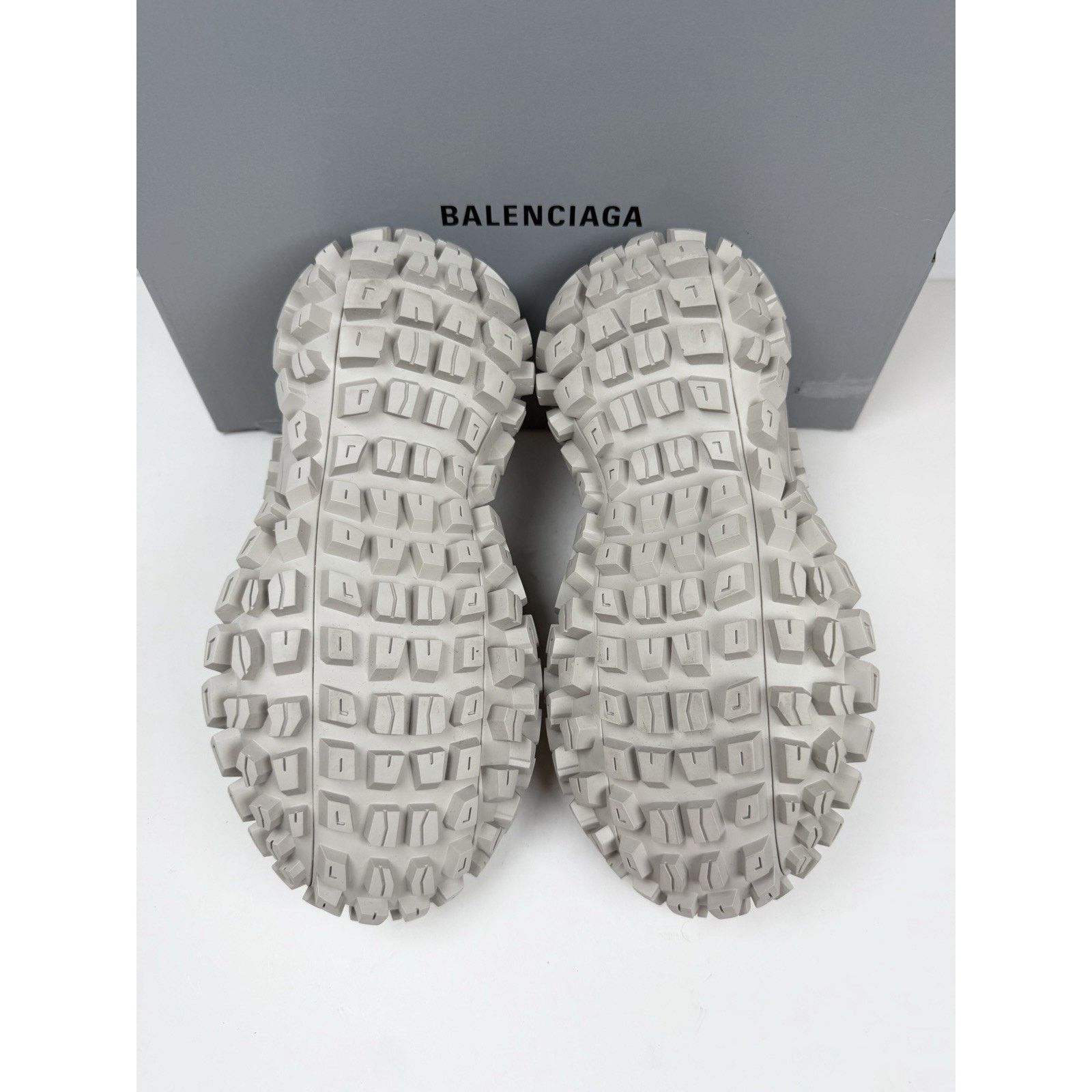 Balenciaga Size 37EU/7W- Balenciaga Defender Clogs NEW Size US 7 / IT 37 - 8 Thumbnail