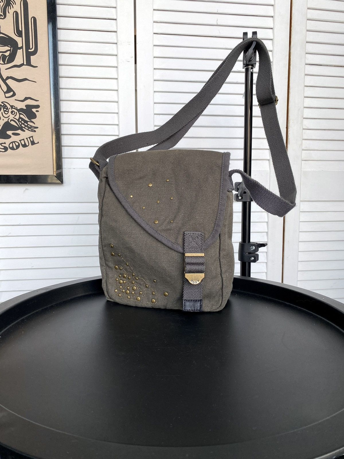 Quiksilver × Vintage Vintage Roxy Quiksilver Studded Logo Y2K Shoulder Bag Khaki Size ONE SIZE - 1 Thumbnail