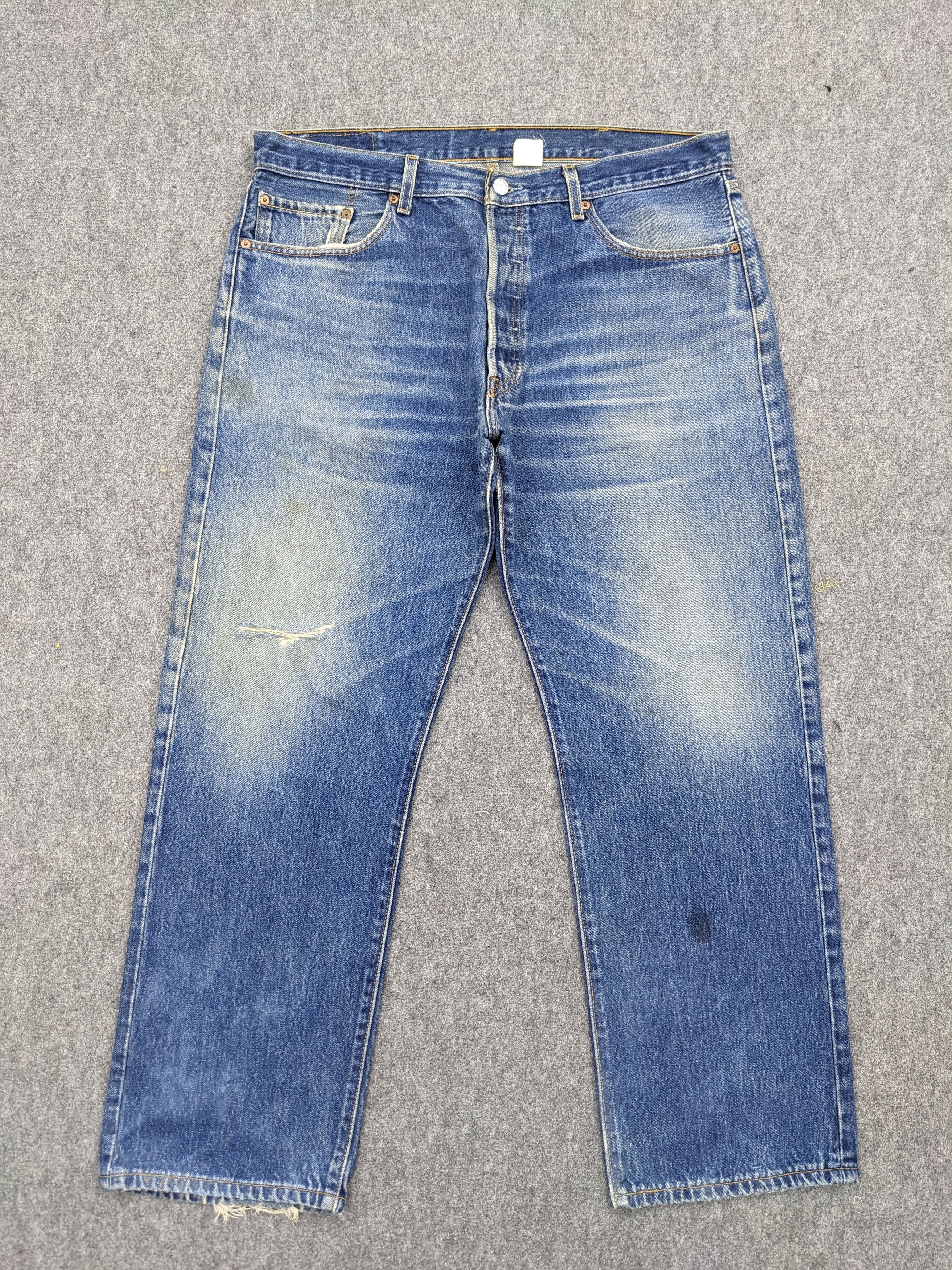 Levi's × Vintage Faded Blue Vintage 90s Levis 501 Jeans Size US 37 - 1 Thumbnail