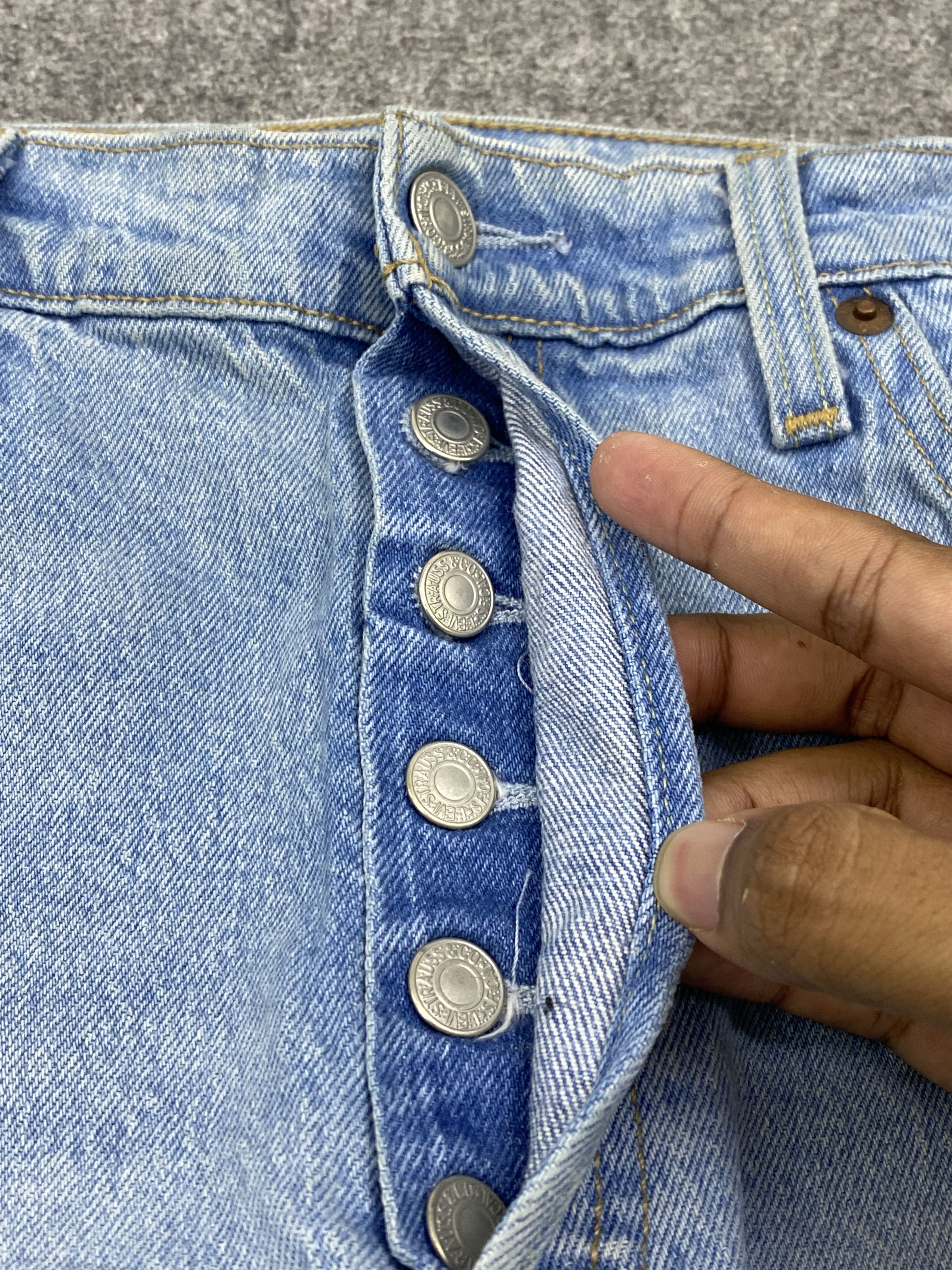 Levi's Vintage Levis 501 Light Wash Blue Jeans DP2755 Size US 32 / EU 48 - 17 Thumbnail
