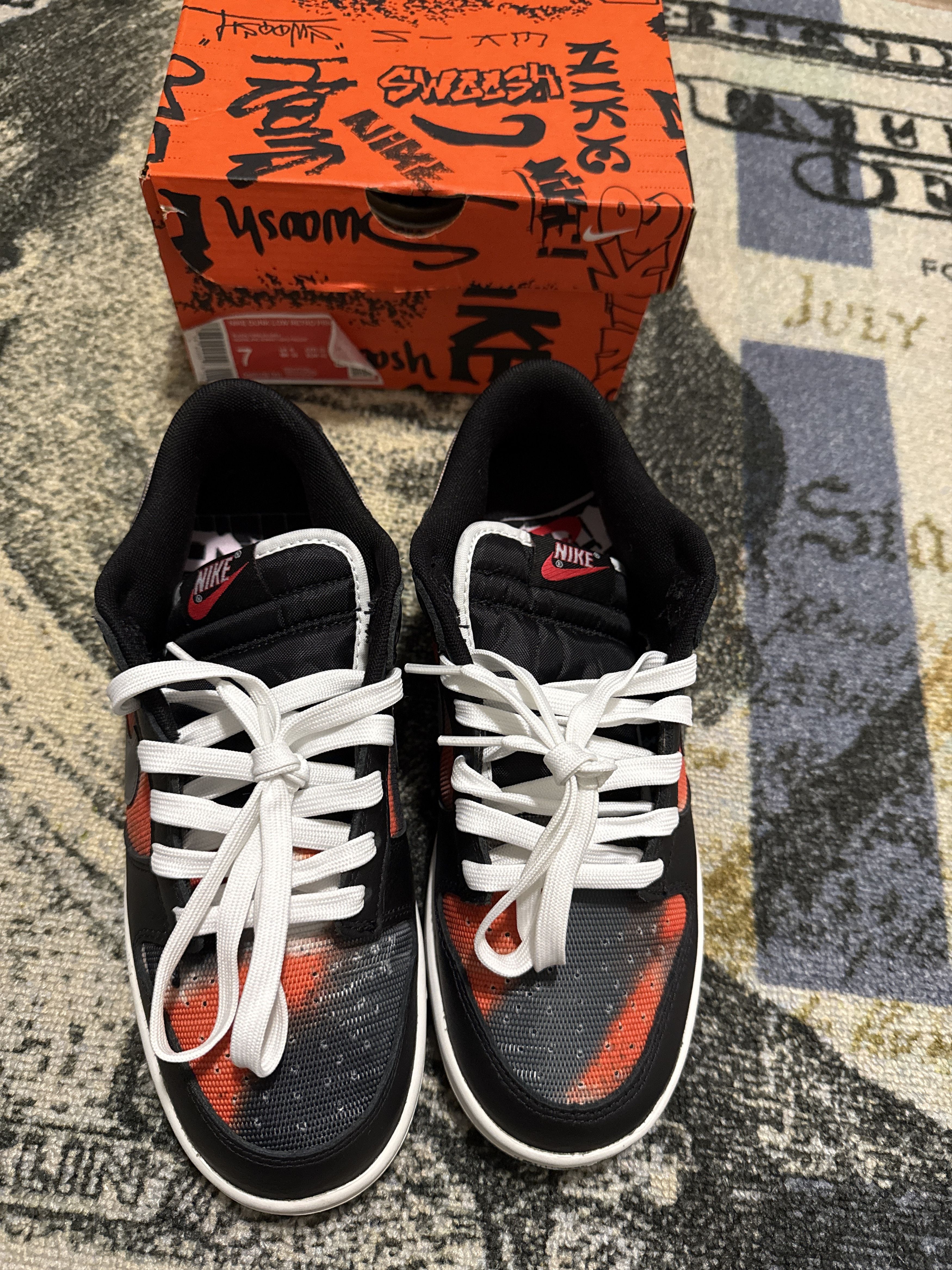 Nike Nike dunk low graffiti Size US 7 / EU 40 - 1 Thumbnail