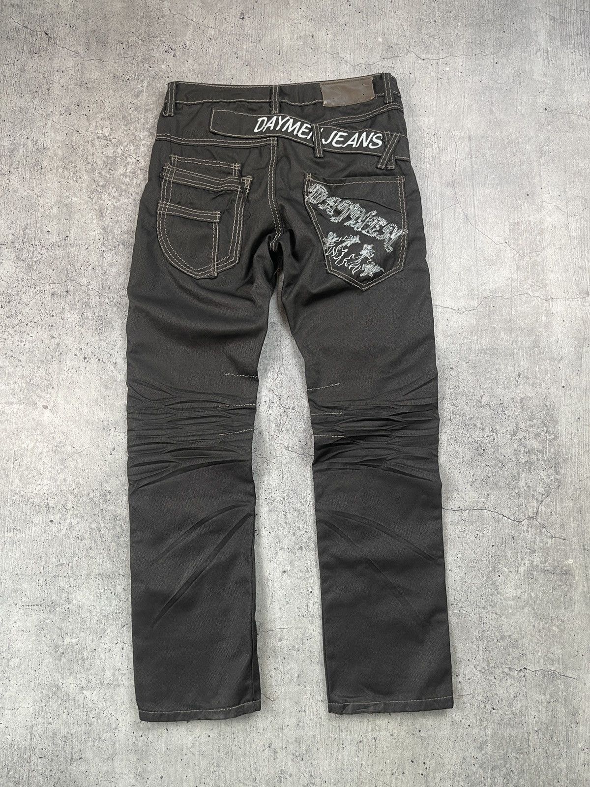 Japanese Brand Crazy Vintage Y2K/2000s Avantgarde Style Japanese Jeans Size US 33 - 1 Thumbnail