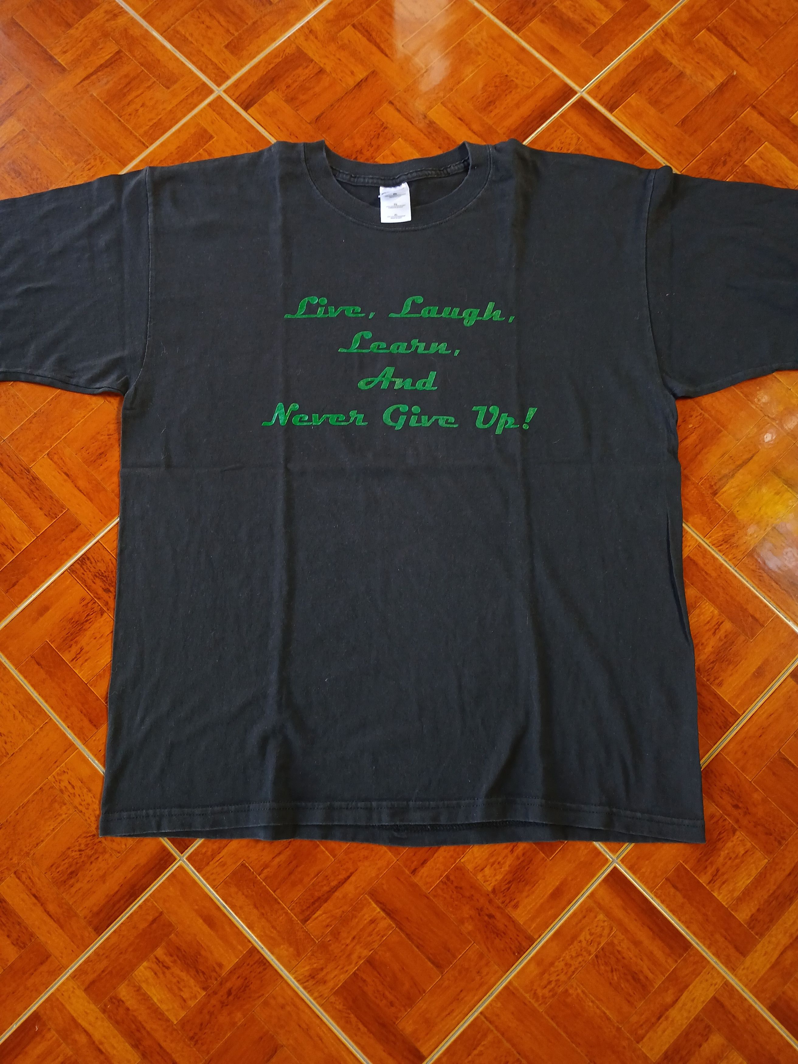 Gildan × Vintage Live Laugh Learn and Never Give Up Vintage Tshirt Size US XL / EU 56 / 4 - 1 Thumbnail