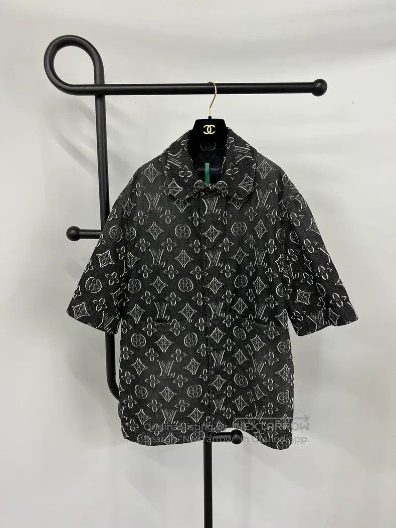 Louis Vuitton Louis Vuitton Black Denim Full Print Washed Grey Logo Shir Size US S / EU 44-46 / 1 - 1 Thumbnail