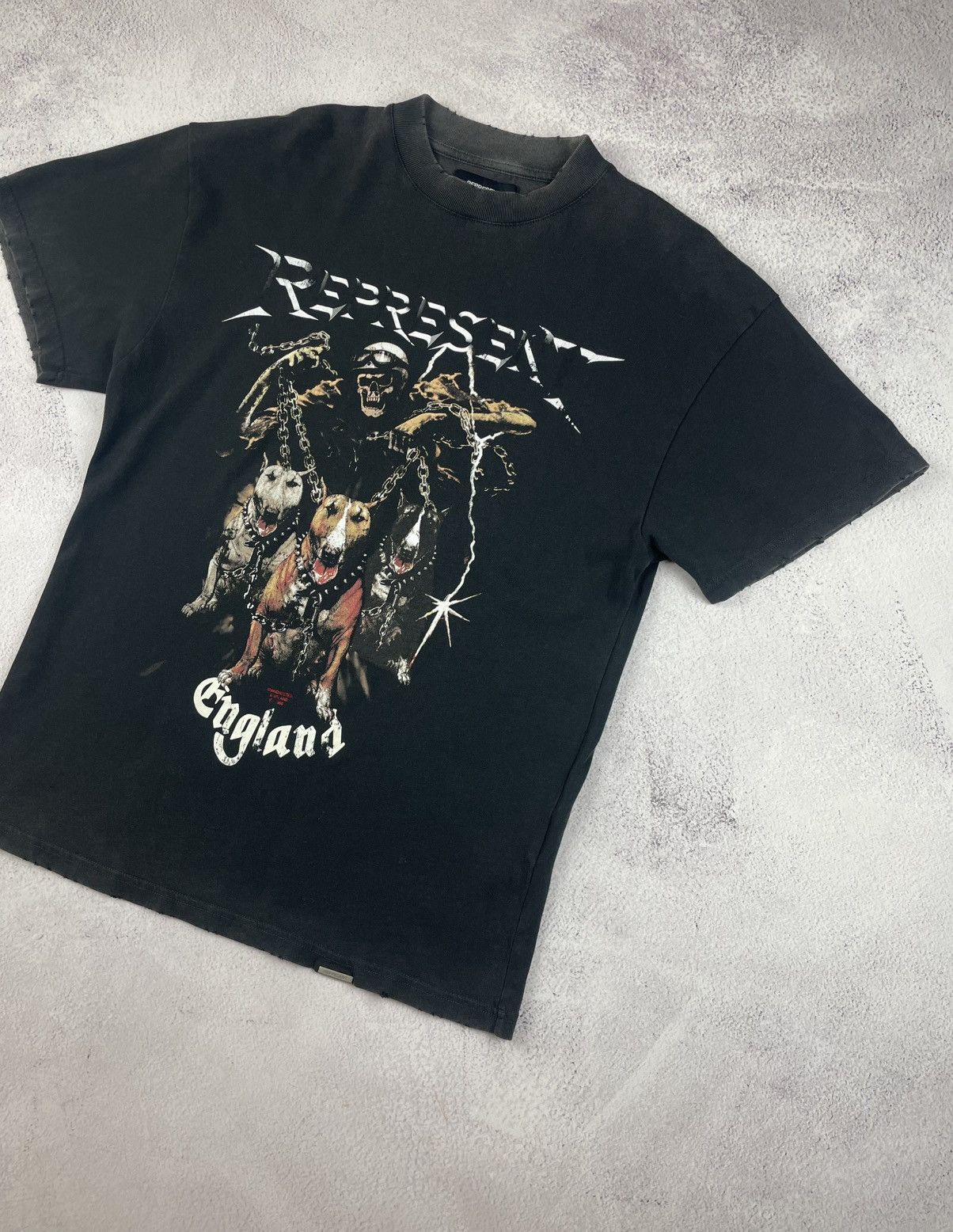 Represent Clo. × Vintage Vintage Represent England Graphic Dogs Metal Band Style Size US XS / EU 42 / 0 - 2 Thumbnail