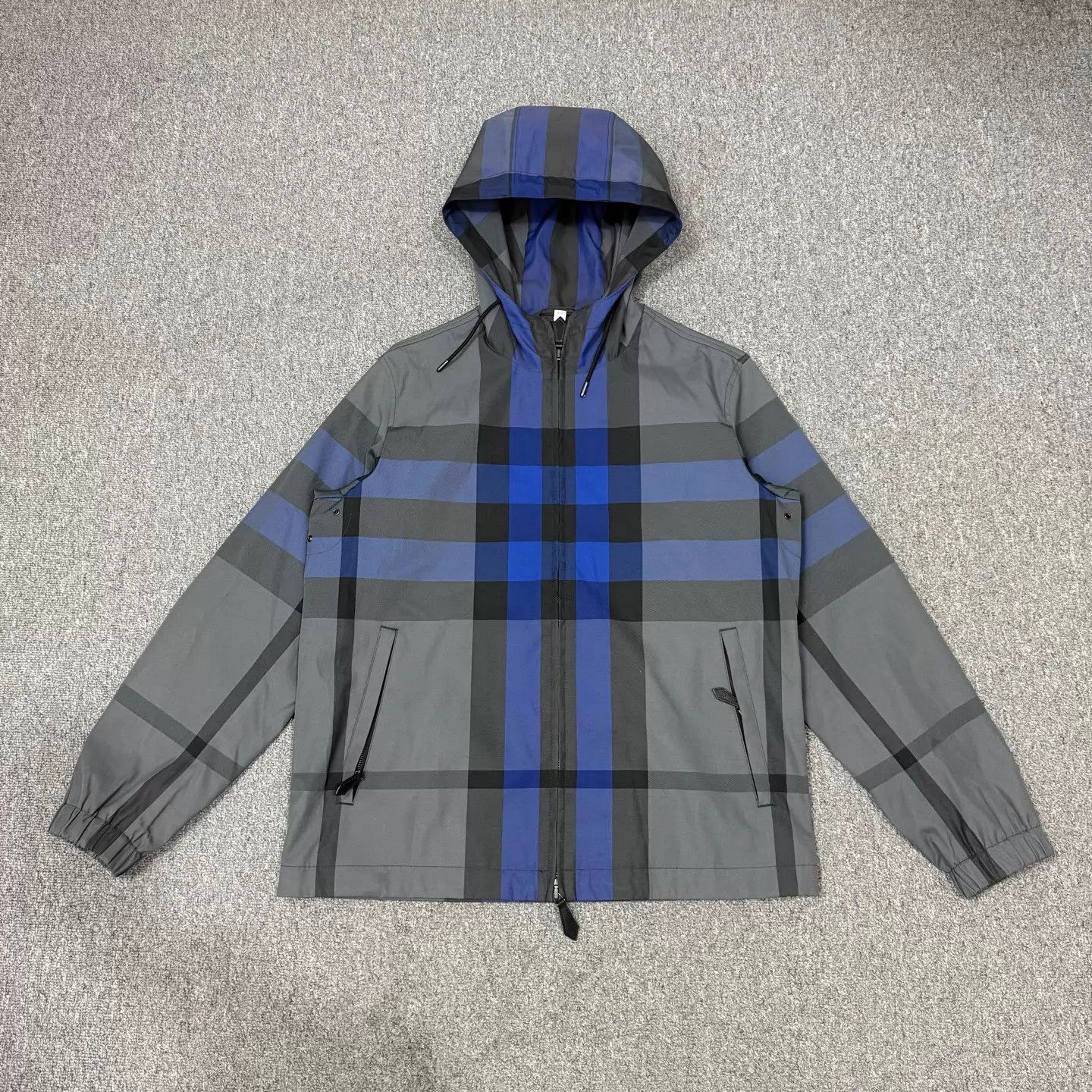 Burberry Burberry gray blue check zip-up jacket M 99 new Size US M / EU 48-50 / 2 - 1 Thumbnail