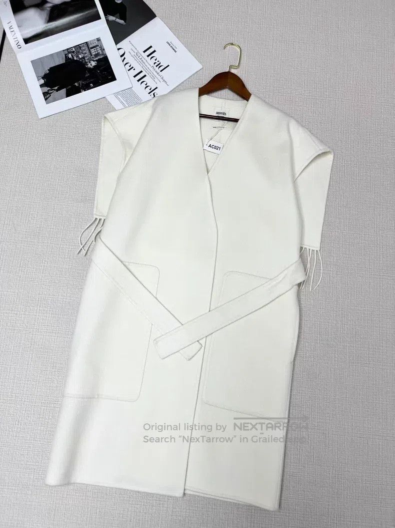 Hermes Hermes Cashmere fringe sleeveless coat Size XXS / US 00 / IT 34 - 1 Thumbnail