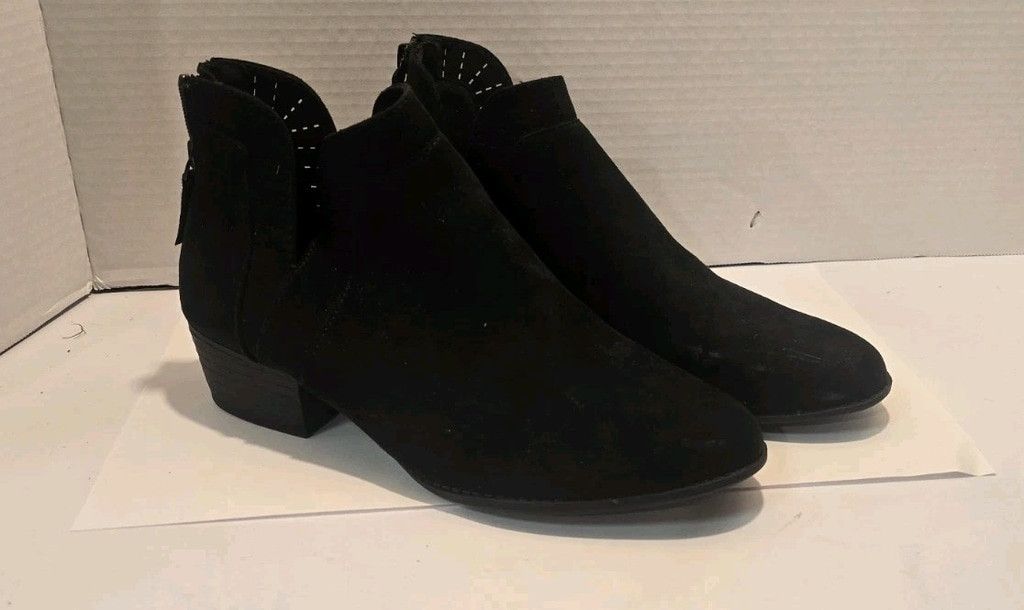 Arizona Jean Co. Arizona Women's Size 7.5 Zip Up Shoes Size US 7.5 / IT 37.5 - 1 Thumbnail