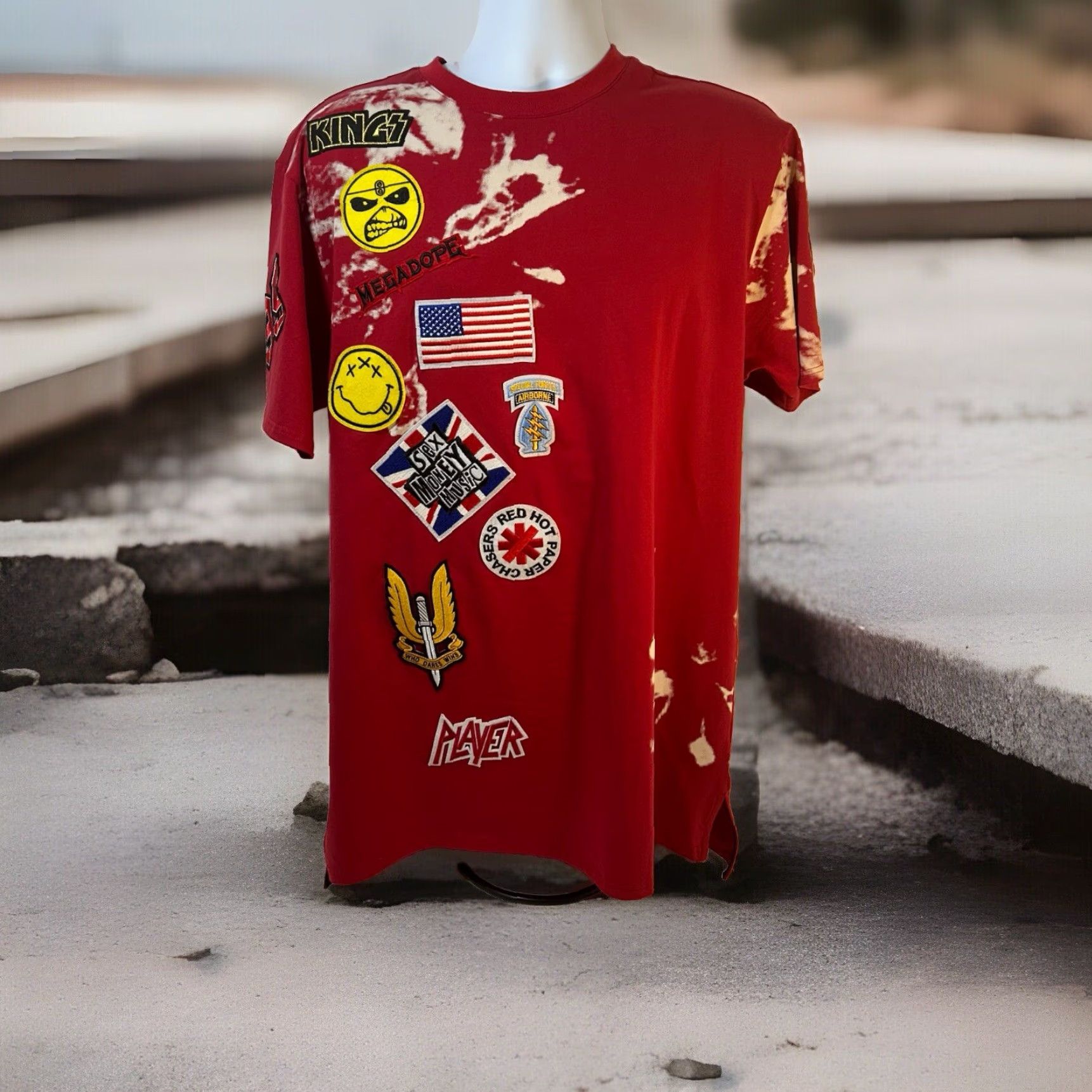 Vintage VINTAGE Makobi Shirt Men XL Red Short Sleeve Crew Neck Patches White Splatter Design Size US XL / EU 56 / 4 - 3 Thumbnail