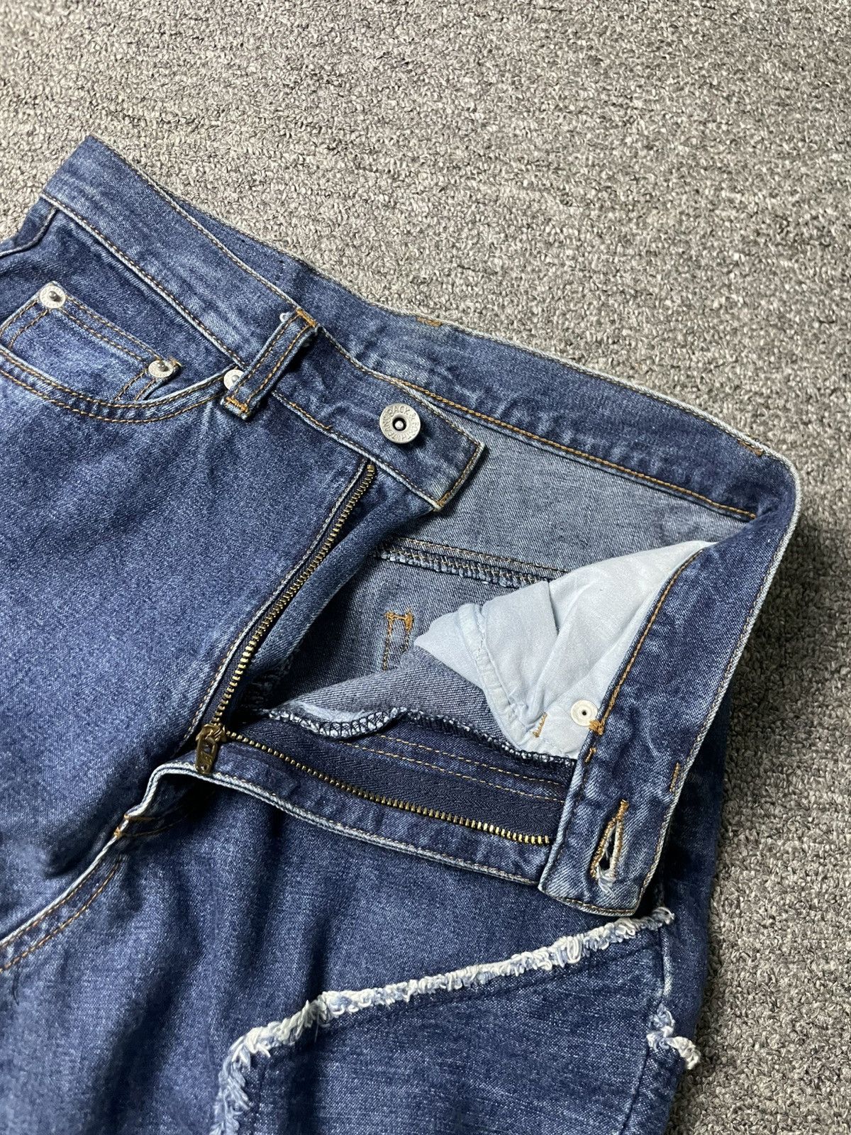 Japanese Brand × Vintage Hysteric Glamour x C.A.T Asymmetrical Patchwork Jeans (90) Size 25" / US 0 / IT 36 - 11 Thumbnail