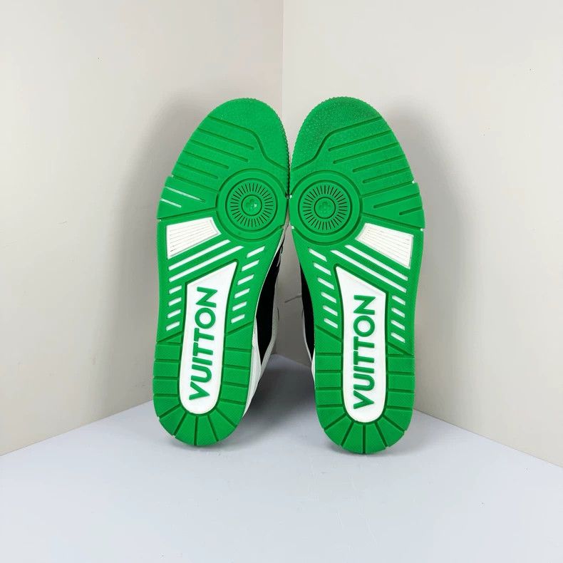 Louis Vuitton Louis Vuitton Black and green print Trainer casual shoes Size US 9 / EU 42 - 6 Thumbnail