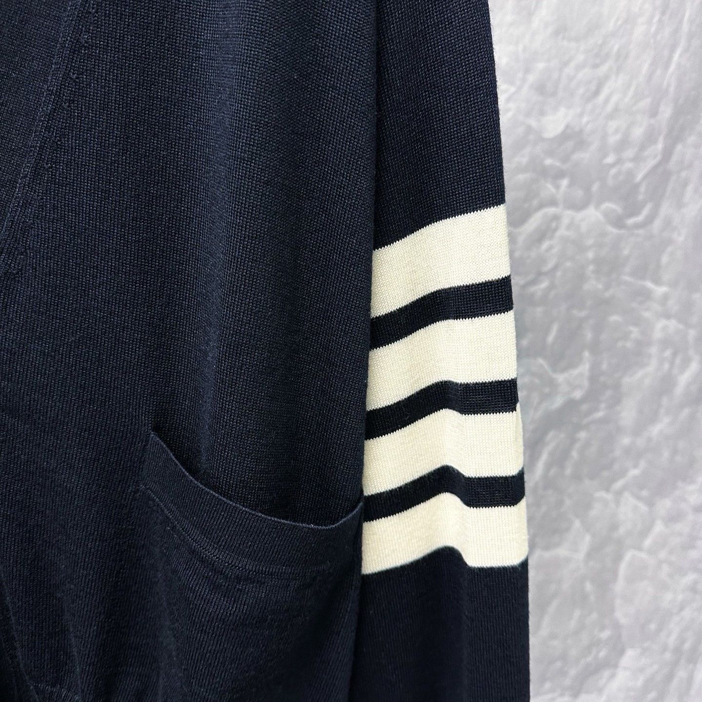 Thom Browne Thom Browne Striped V-Neck Wool Cardigan Size US L / EU 52-54 / 3 - 3 Thumbnail
