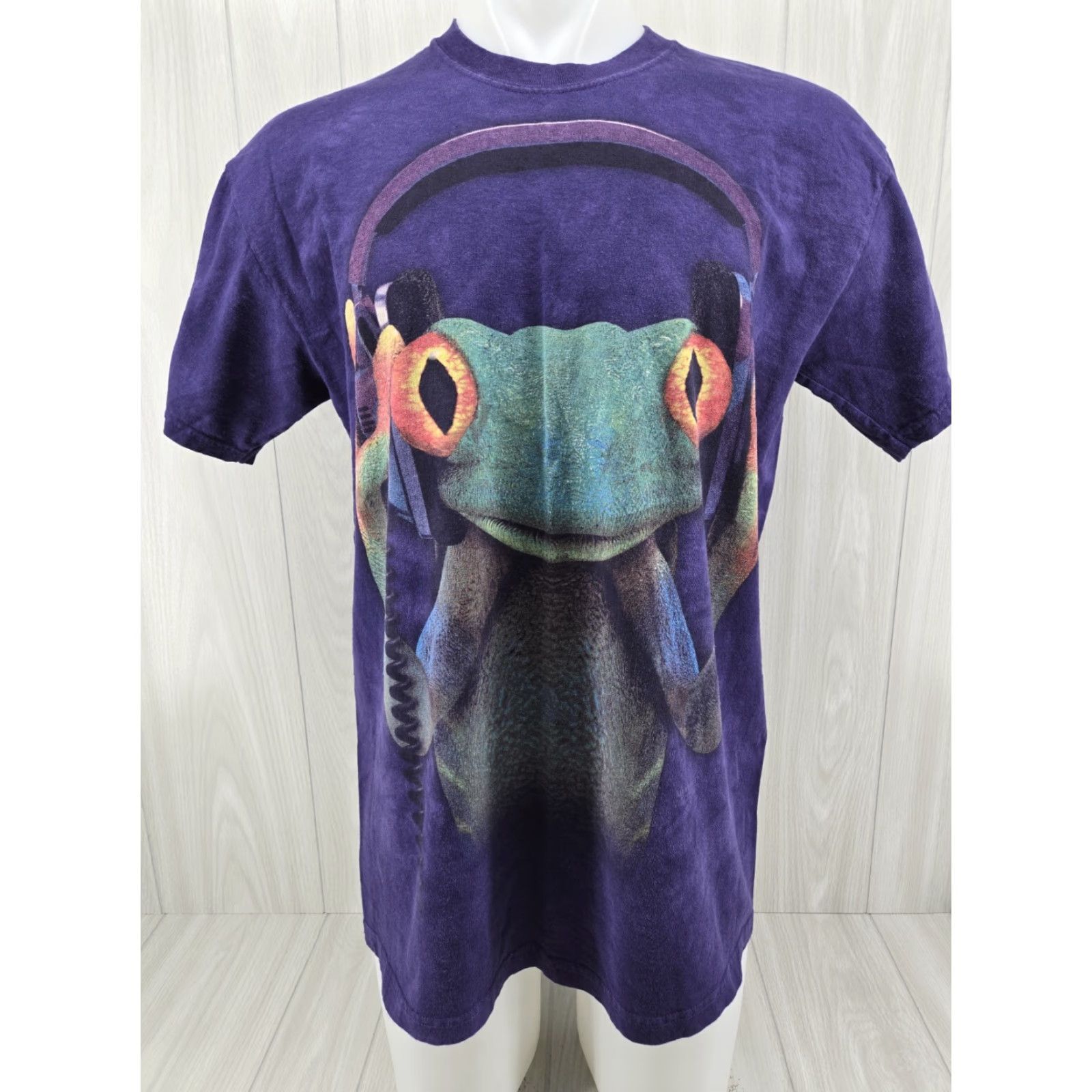 The Mountain VINTAGE The Mountain Rainforest Cafe Manimals Frog Purple T-Shirt Size L Unisex Adults Short Sleeve Crew Neck 2011 Graphic Tee Size US L / EU 52-54 / 3 - 2 Thumbnail