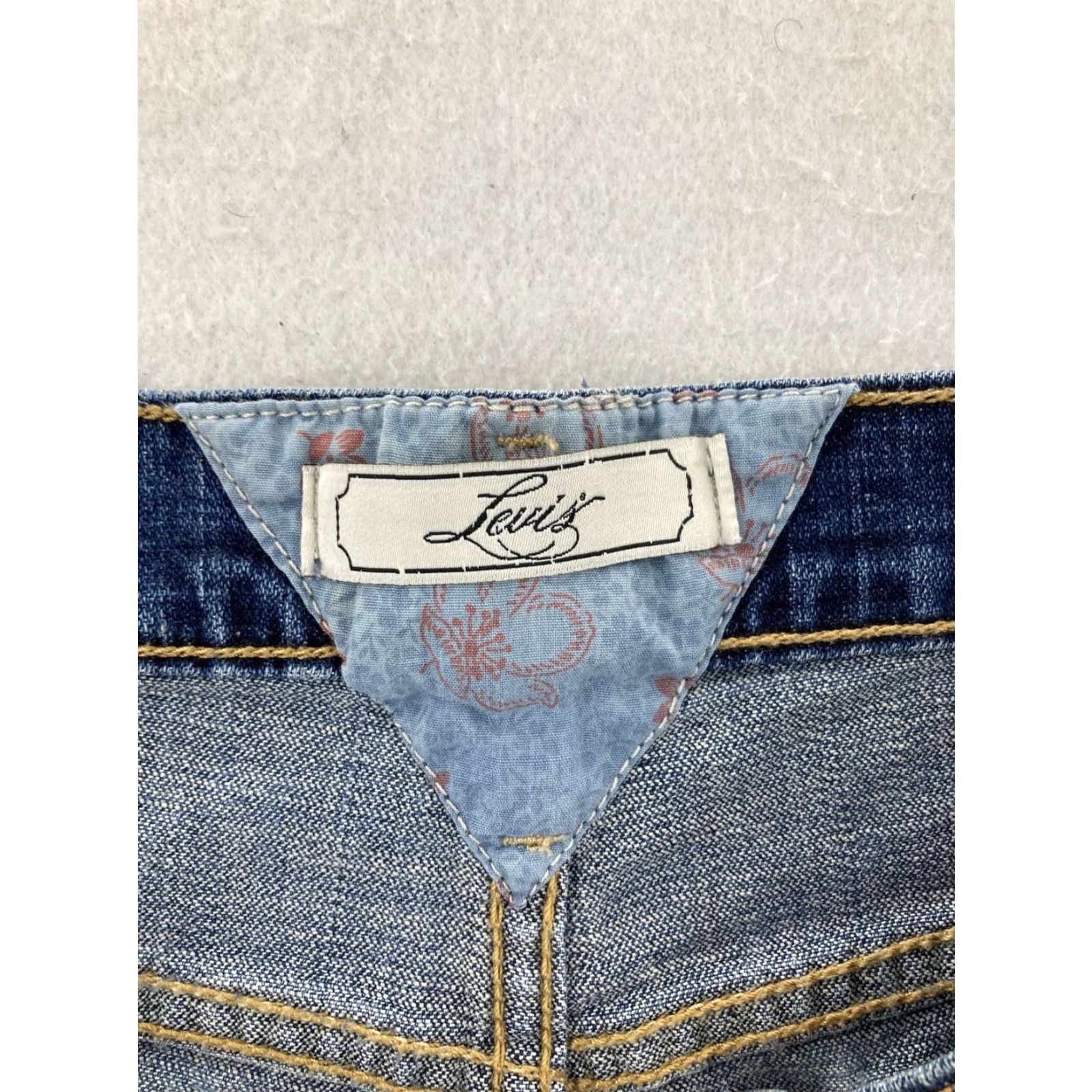 Levi's Levi's Women's Blue Mid Rise Cropped Jeans Size 10 Regular Size 32" / US 10 / IT 46 - 3 Thumbnail