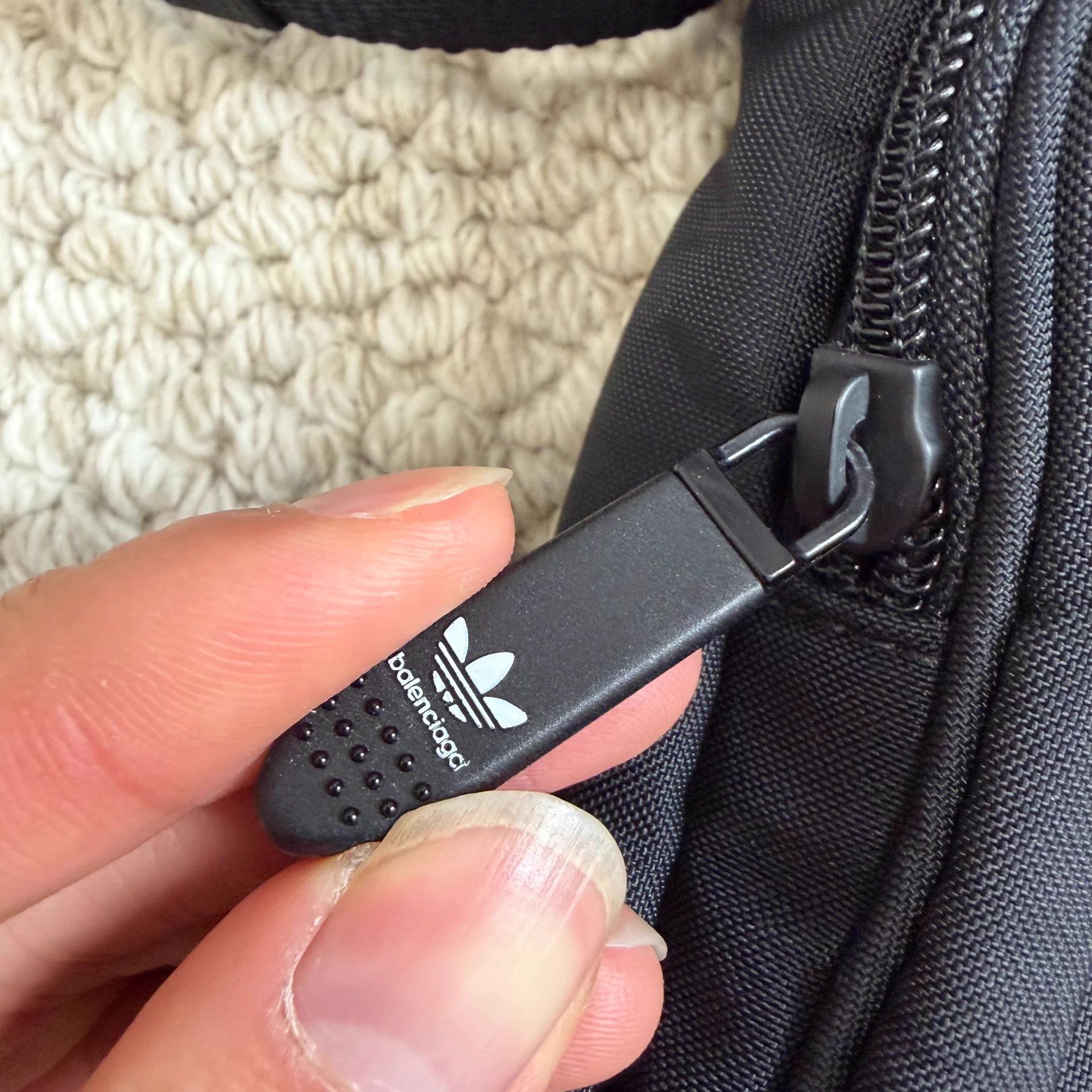 Balenciaga Balenciaga x adidas worn once black blue crossbody Size ONE SIZE - 3 Thumbnail