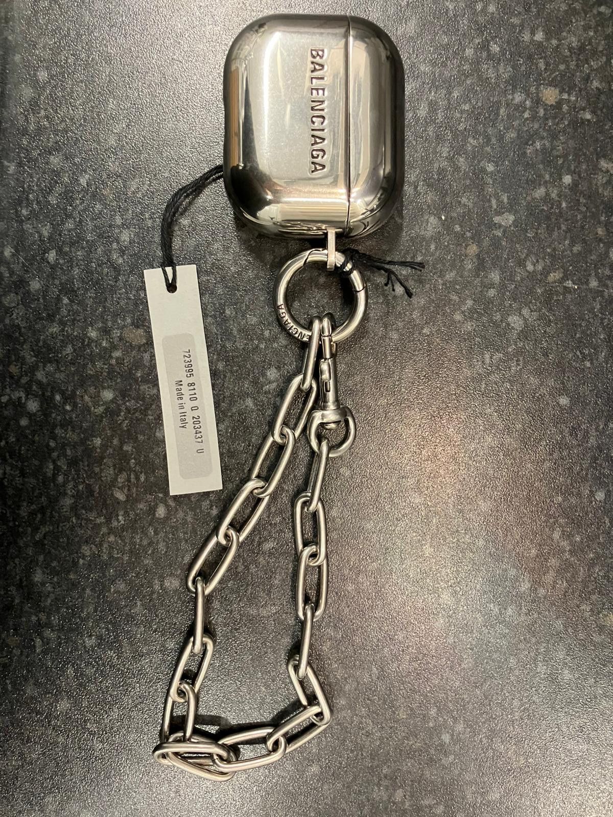 Balenciaga o1bcso1str0725 Size: OS / Cash EarPods Case With Chain Size ONE SIZE - 2 Thumbnail