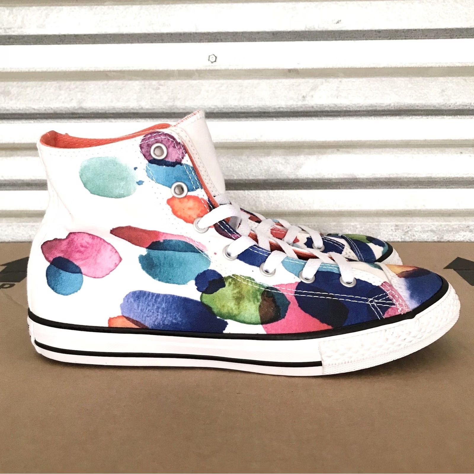 Converse Converse Women/Junior Flora Watercolor Chuck Taylor All Star Hi-Top Sneakers 8/6 Casual Multicolor Floral Pattern Art Style Shoes Size US 8 / IT 38 - 2 Thumbnail