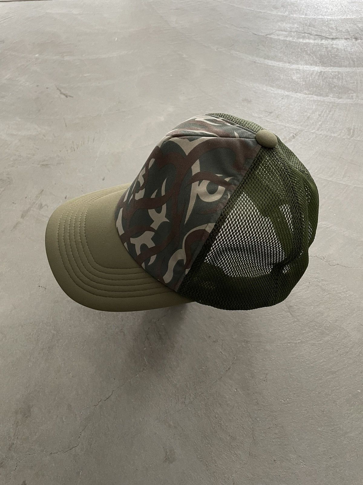 image of Number N Ine Number Nine 2004Aw Tribal Heart Camo Trucker Hat in Green, Men's