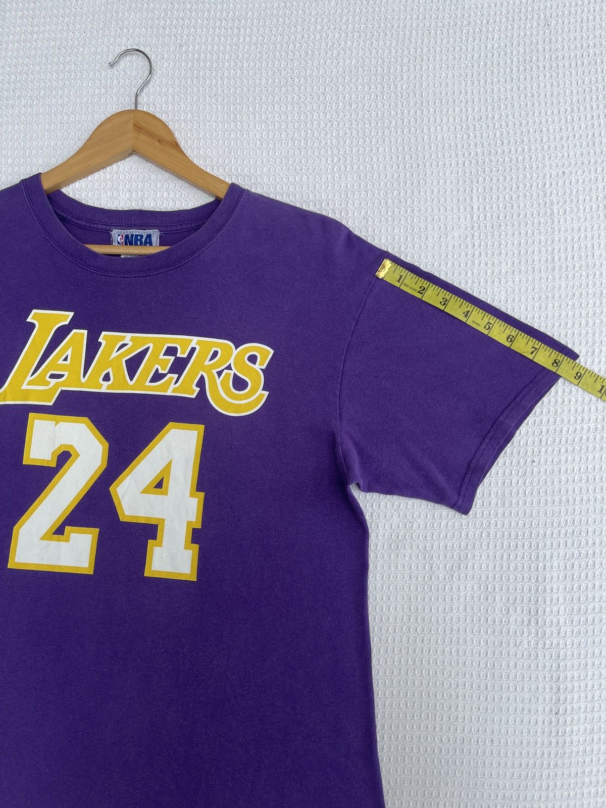 NBA Last Drop🔥Rare🔥Vintage LAKERS Nba 24 BRYANT T-Shirt Size US L / EU 52-54 / 3 - 11 Thumbnail