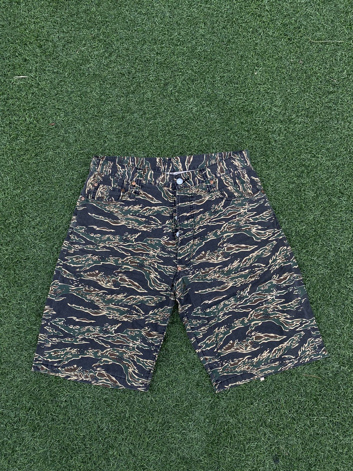 Evisu EVISU TIGER STRIPE SHORT PANTS Size US 32 / EU 48 - 5 Thumbnail