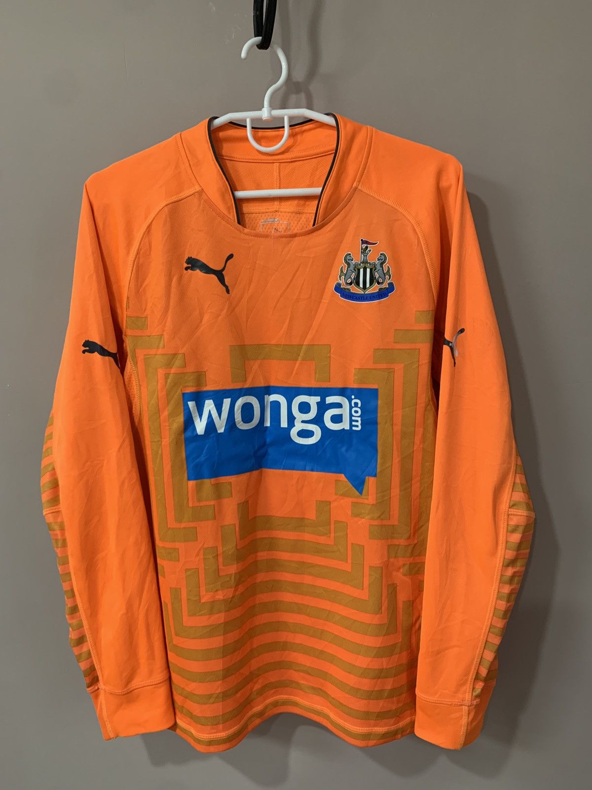 Puma Newcastle United Goalkeeper Football Shirt Puma Soccer Size US S / EU 44-46 / 1 - 1 Thumbnail