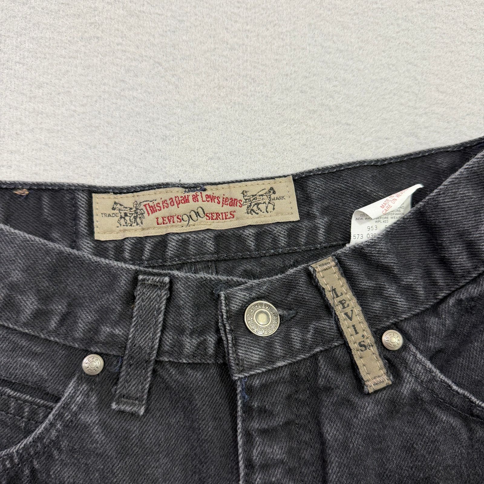 Vintage Vintage Levis 900 Jeans Womens 7 (26x32) Black Mom High Rise Size 26" / US 2 / IT 38 - 3 Thumbnail