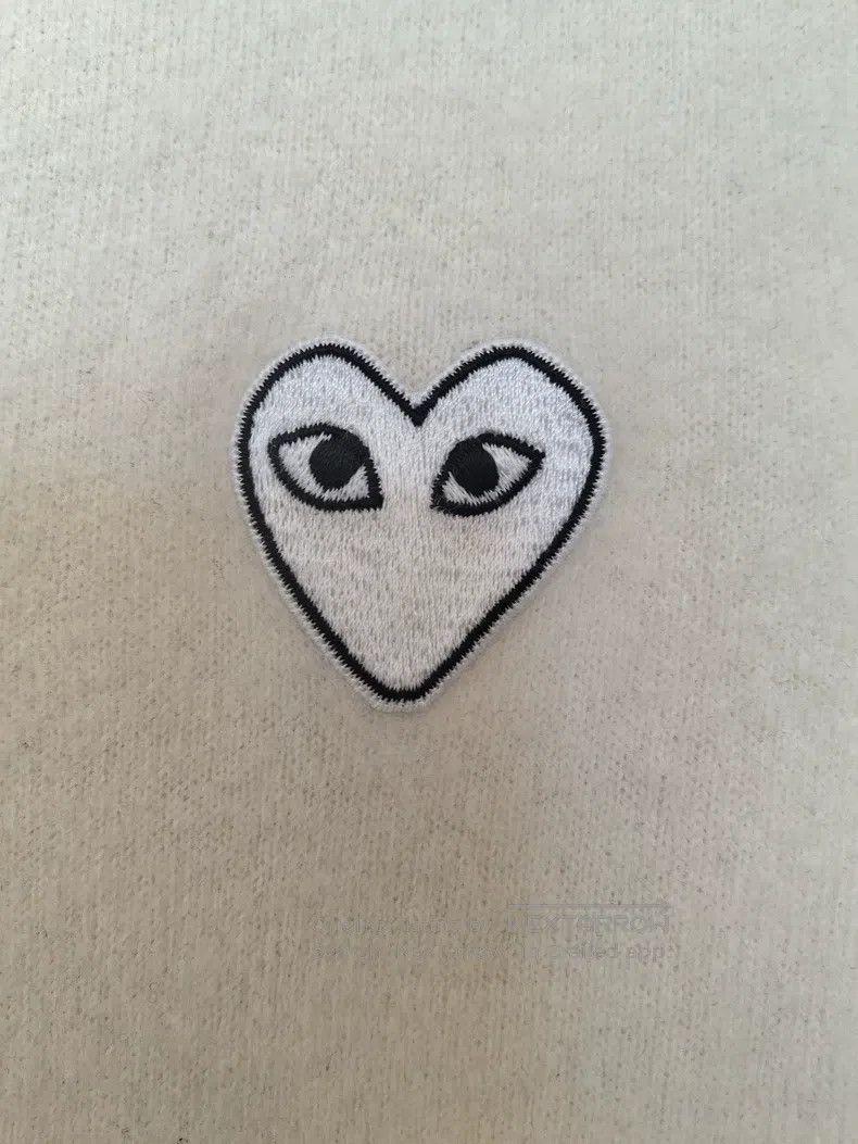 Comme des Garcons Comme Des Garcons White heart knit cardigan Size L / US 10 / IT 46 - 4 Thumbnail