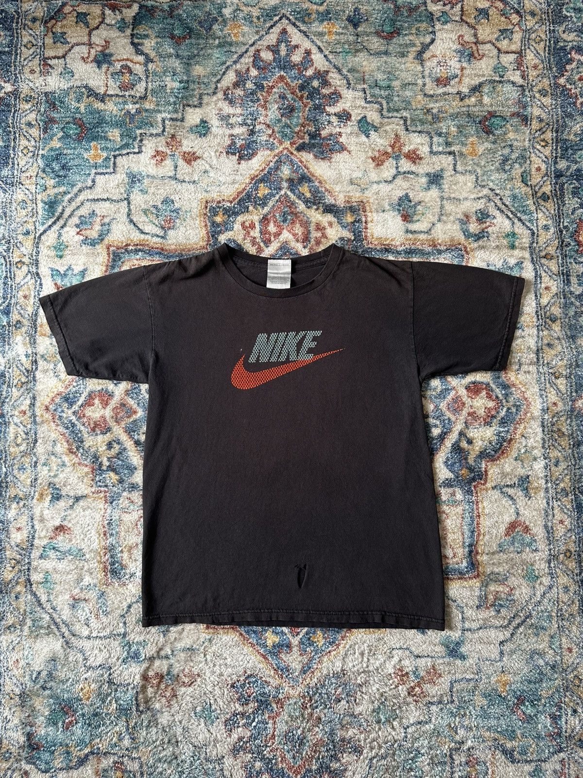 Nike × Vintage Vintage Nike Logo T-shirt Medium Size US M / EU 48-50 / 2 - 1 Thumbnail