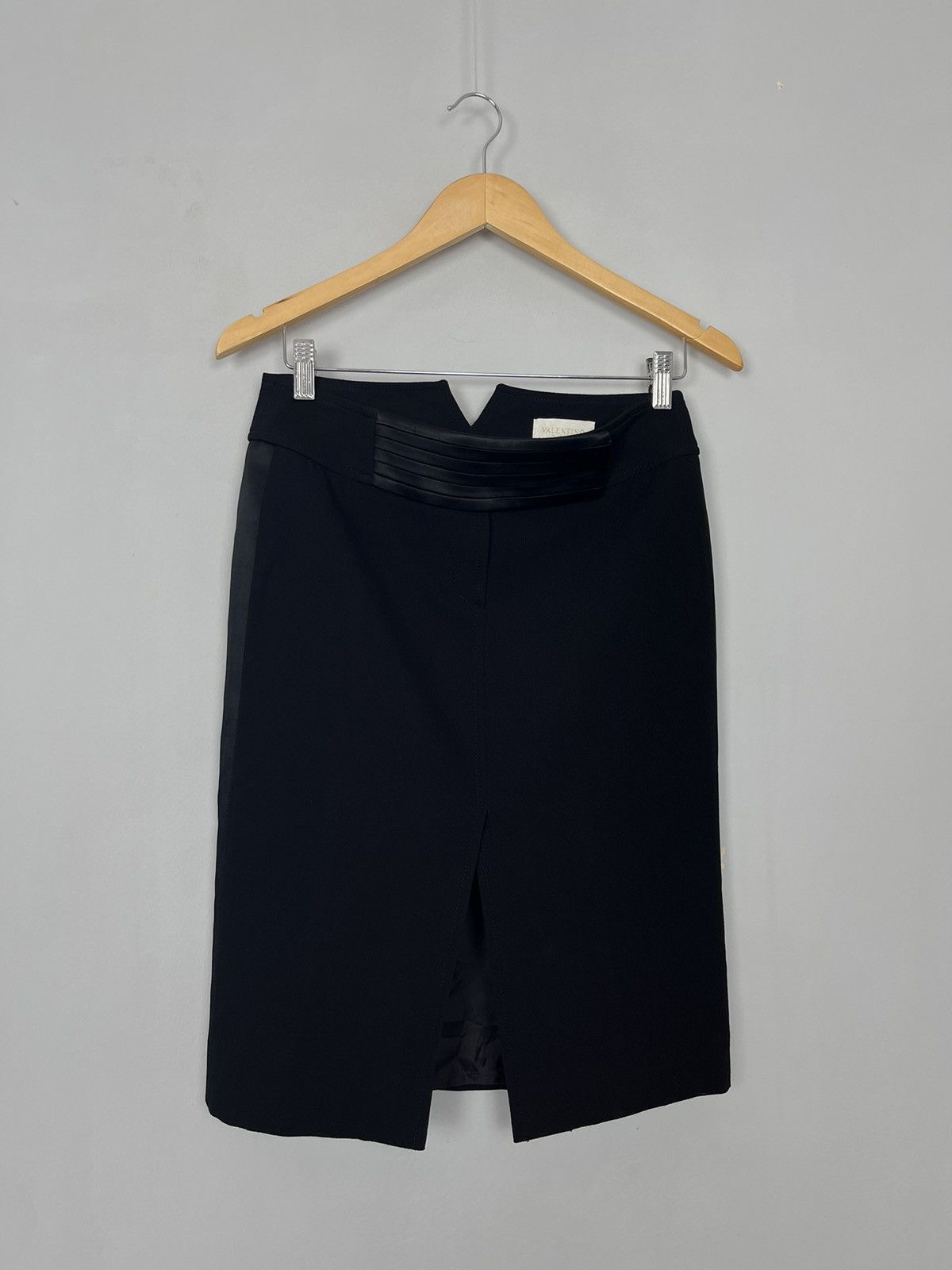Valentino Valentino Roma Luxury Wool Midi Skirt Made in Italy Size 27" / US 4 / IT 40 - 1 Thumbnail