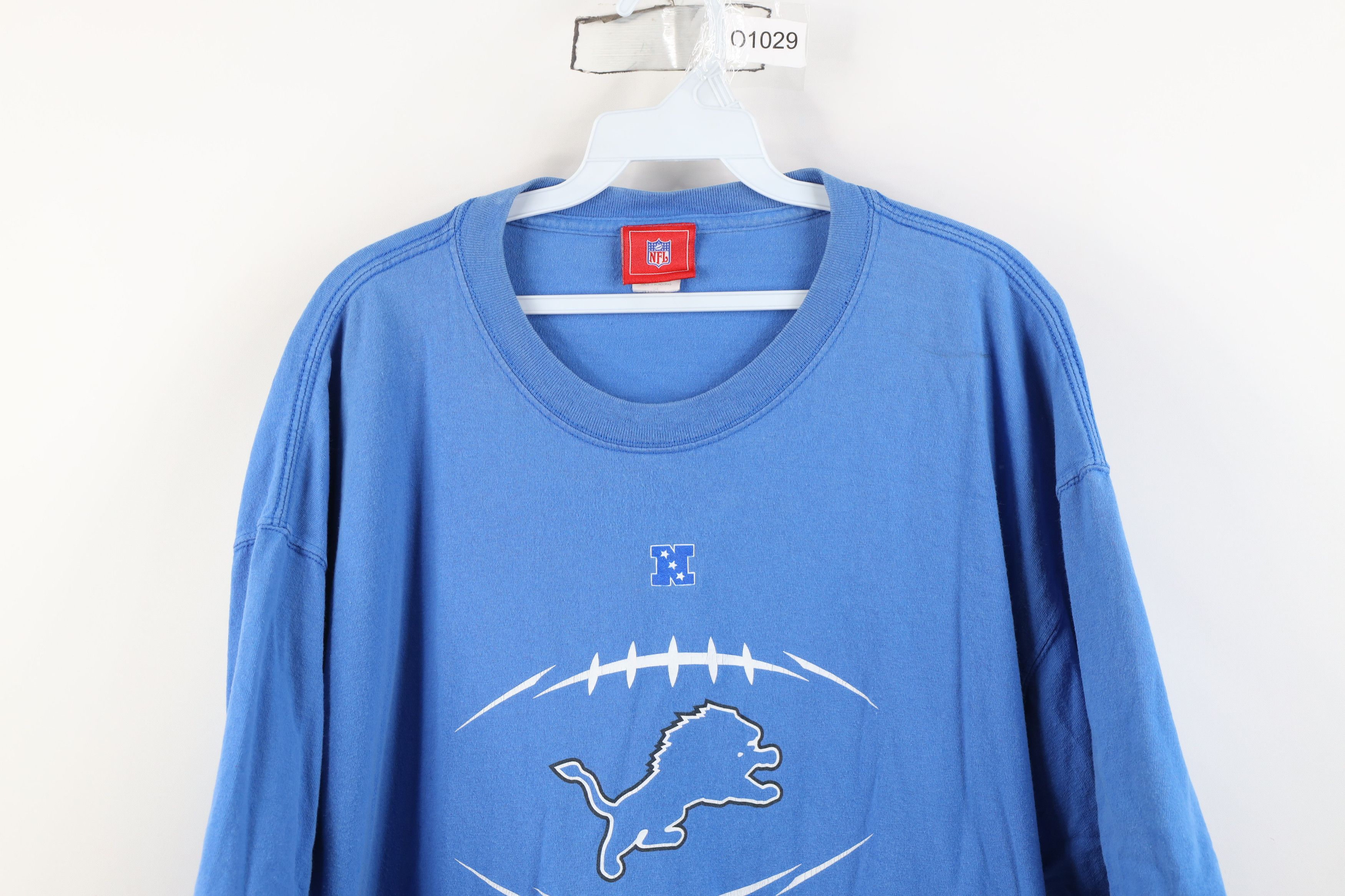 Vintage Vintage Y2K 2005 NFL Lions Football T-Shirt Blue Cotton Size US XXL / EU 58 / 5 - 2 Thumbnail