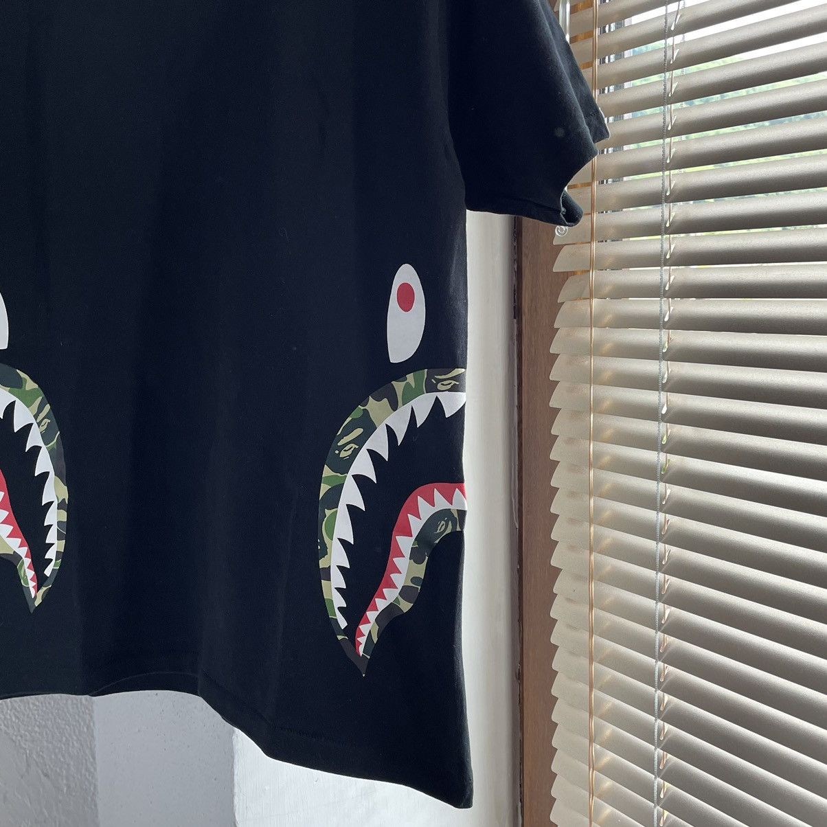 Bape BAPE Digital 1st Camo Shark Mouth Tee Size US M / EU 48-50 / 2 - 2 Thumbnail