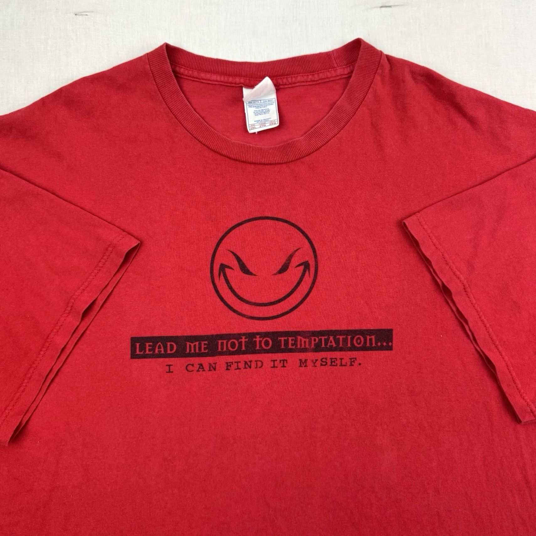 Vintage VINTAGE Tennessee River T-Shirt Adult 2XL Red Cotton Cartoon Hipster 90s Y2K Funny Shirt Mens Size US XXL / EU 58 / 5 - 2 Thumbnail