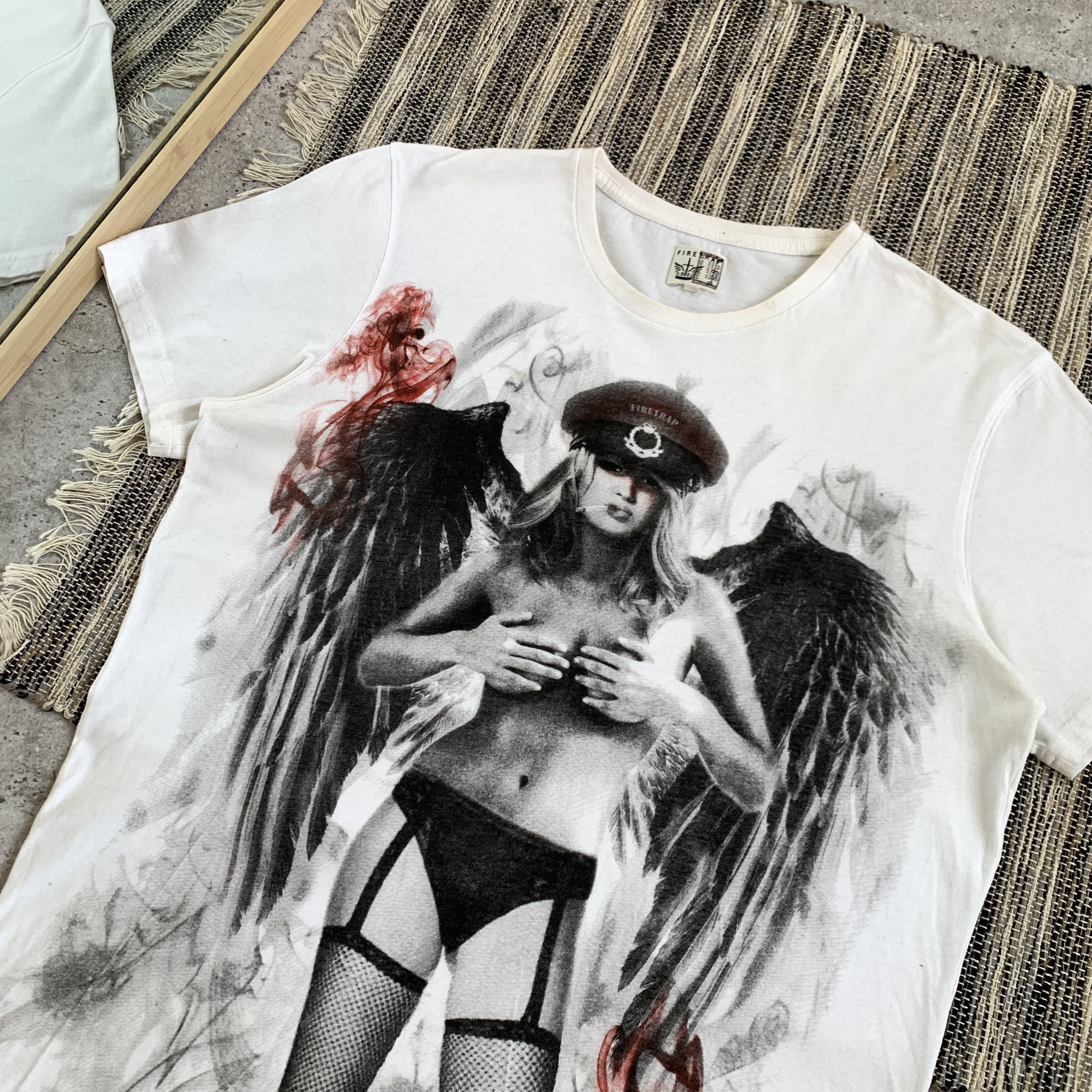 Firetrap Vintage 18+ Sex Titis Girl Graphic Firetrap White Tee Shirt Size US L / EU 52-54 / 3 - 3 Thumbnail