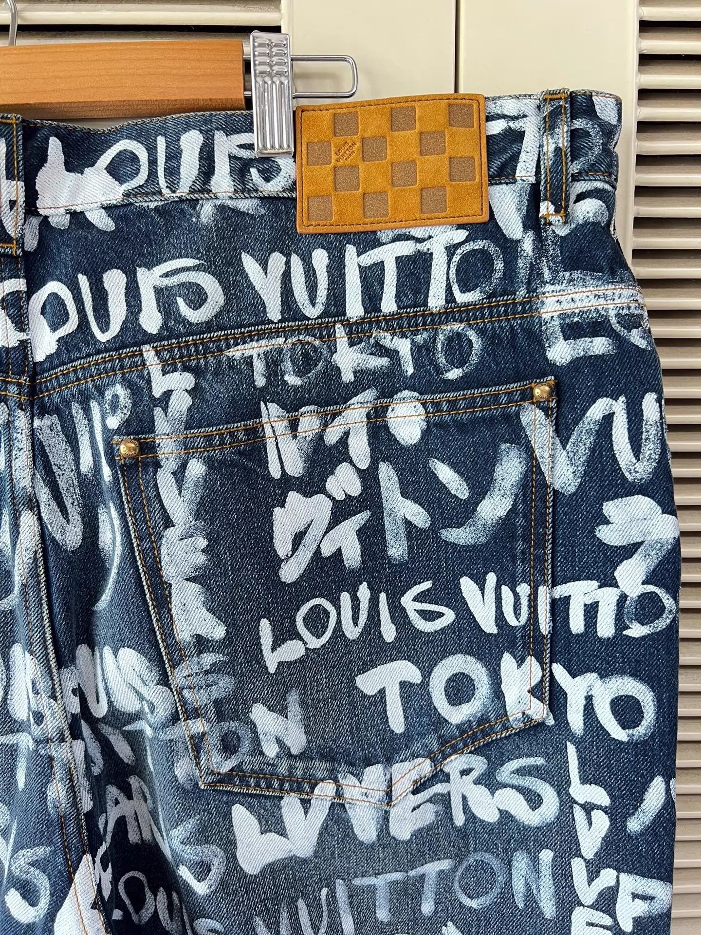 Louis Vuitton LV Monogram Doodle Print Jeans 38 (Near Mint) Size 27" / US 4 / IT 40 - 4 Thumbnail