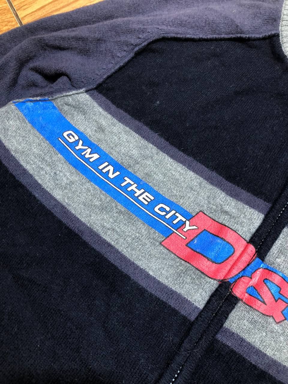 Dolce & Gabbana Vintage Dolce & Gabbana Y2K Logo Zip Fleece Jacket Size L Size US L / EU 52-54 / 3 - 11 Thumbnail