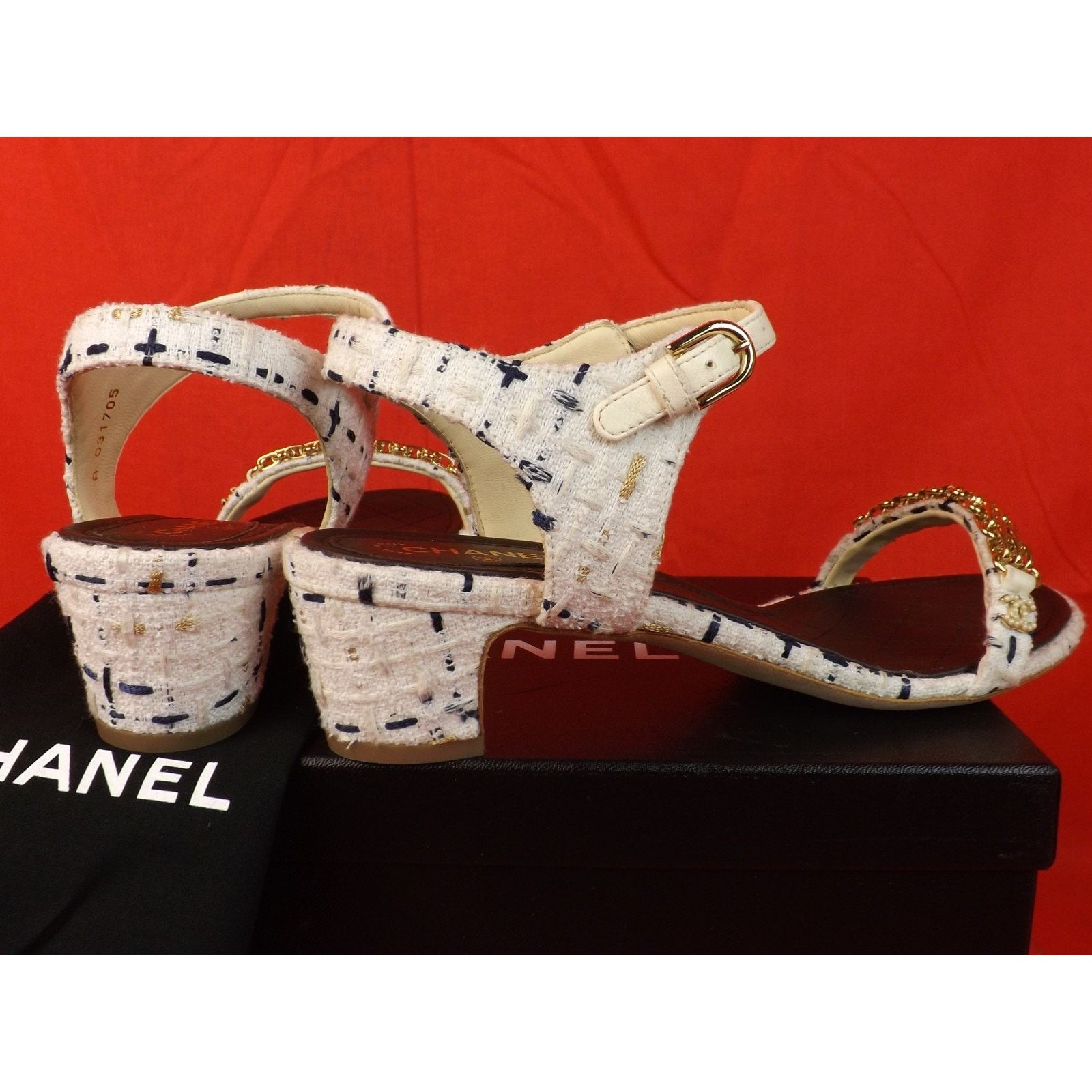 Chanel CHANEL WHITE TWEED GOLD CHAIN CC PEARLS SANDALS PUMPS 37.5 Size US 7.5 / IT 37.5 - 10 Thumbnail