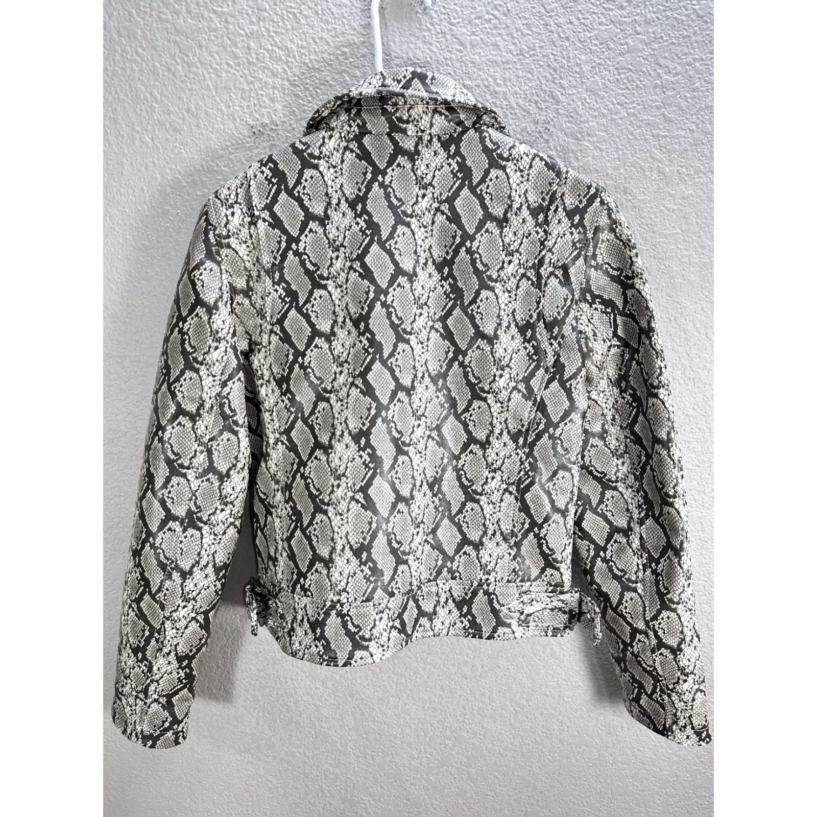 Vintage BLANKNYC Women's Gray Python Print Faux Leather Motorcycle Jacket S Size S / US 4 / IT 40 - 2 Thumbnail