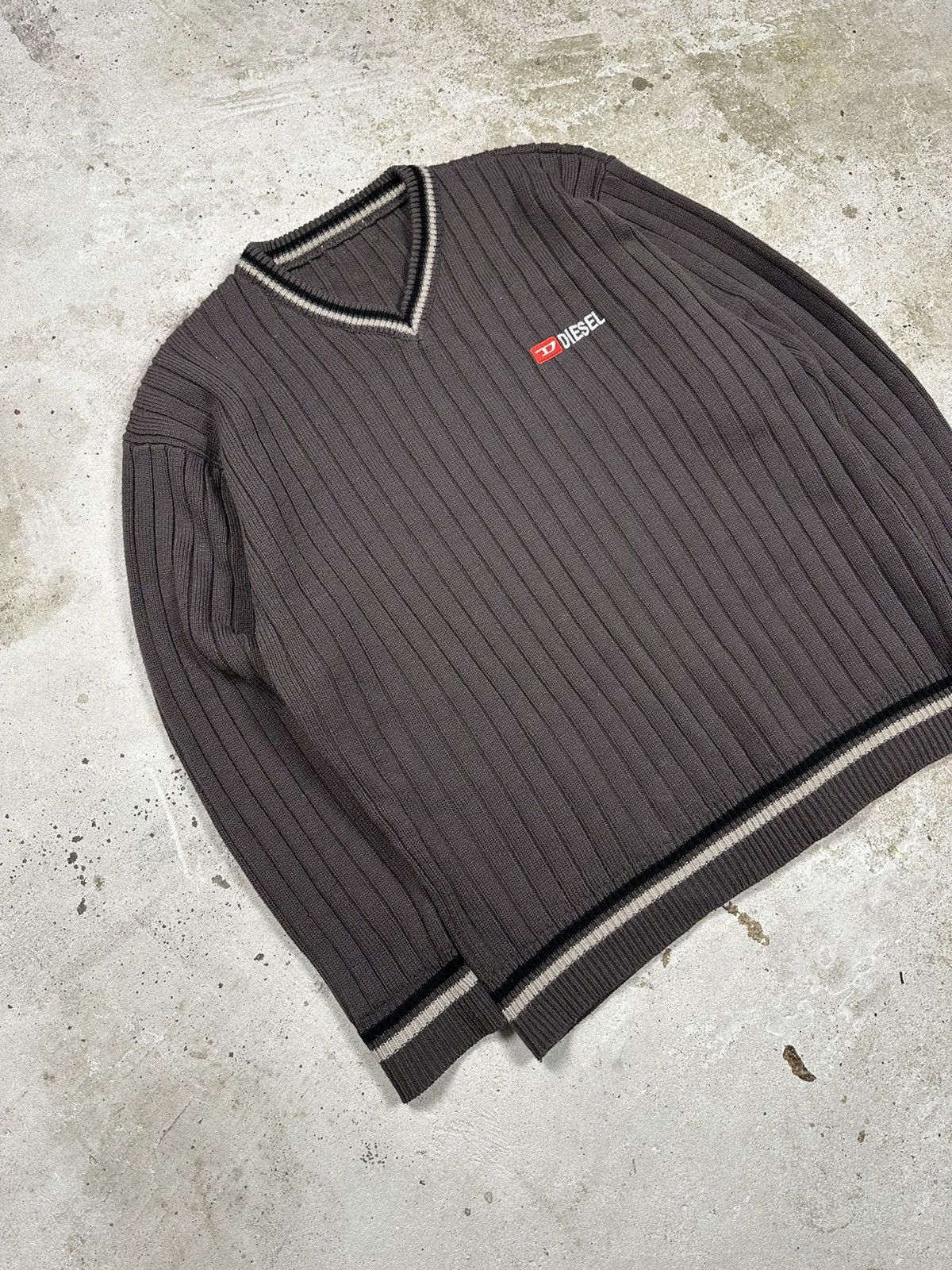 Diesel ‼️ Vintage 90s Diesel Brown V-neck Sweater Bootleg Size US L / EU 52-54 / 3 - 5 Thumbnail