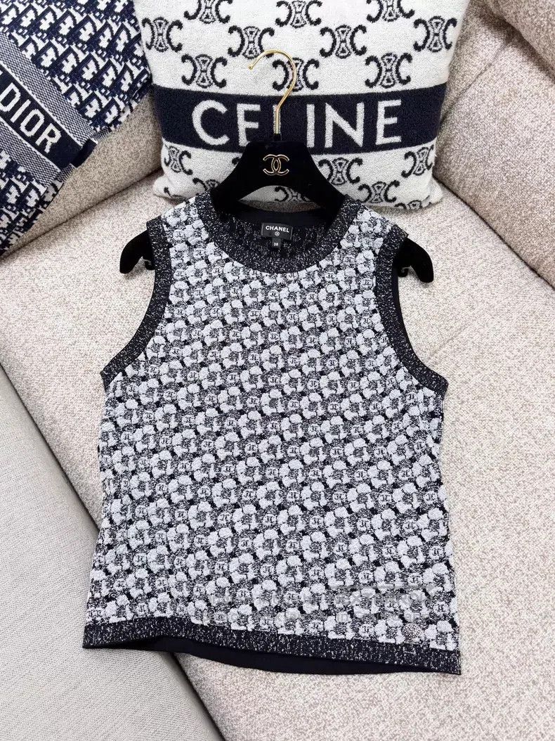 Chanel Chanel Camellia double C silver silk versatile vest Size XS / US 0-2 / IT 36-38 - 1 Thumbnail