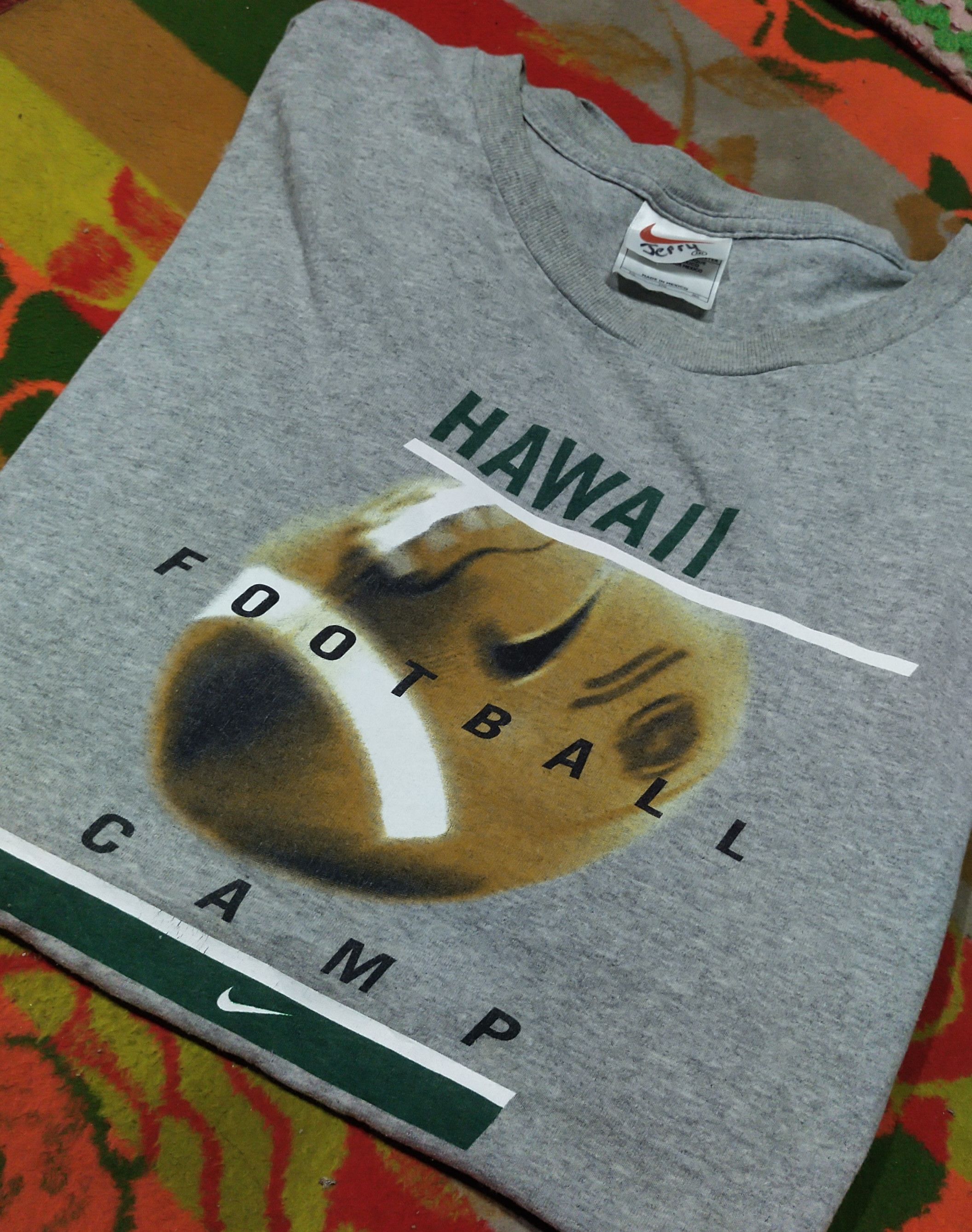 Other VINTAGE X STREETWEAR X NIKE HAWAII FOOTBALL CAMP TEE Size US XXL / EU 58 / 5 - 9 Thumbnail
