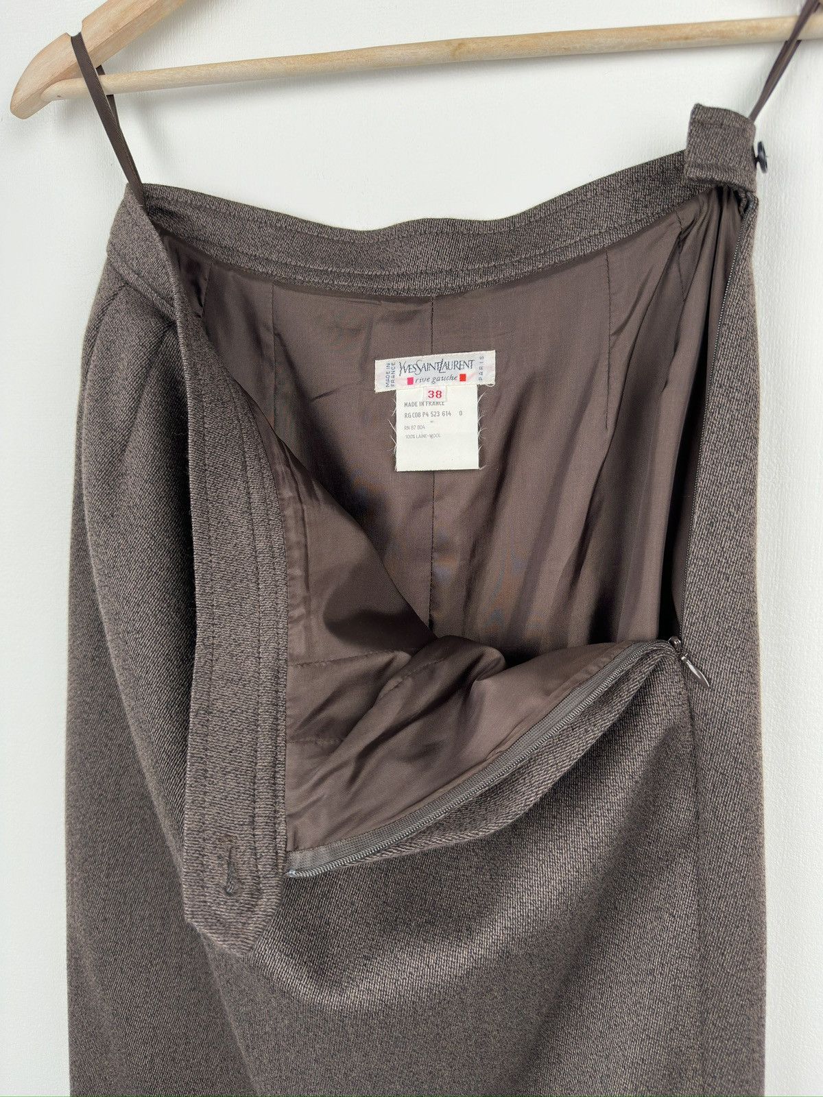 Saint Laurent Paris 80s SAINT LAURENT Rive Gauche by Tom Ford Wool Pencil Skirt Size 27" / US 4 / IT 40 - 6 Thumbnail