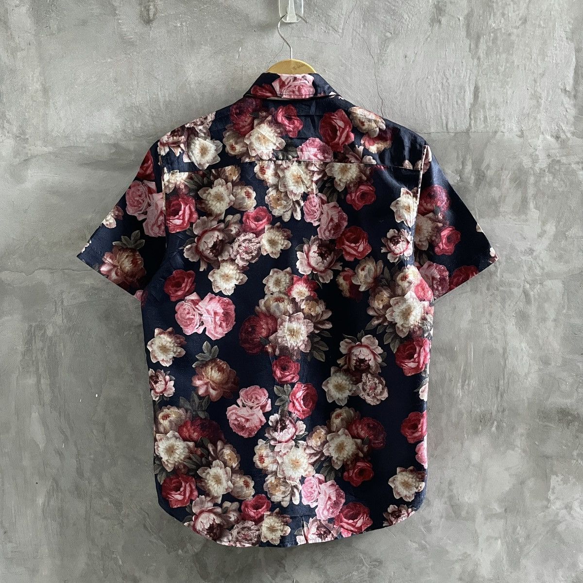 Tornado Mart 🔥Tornado mart Flower pattern shirt Size US M / EU 48-50 / 2 - 2 Thumbnail