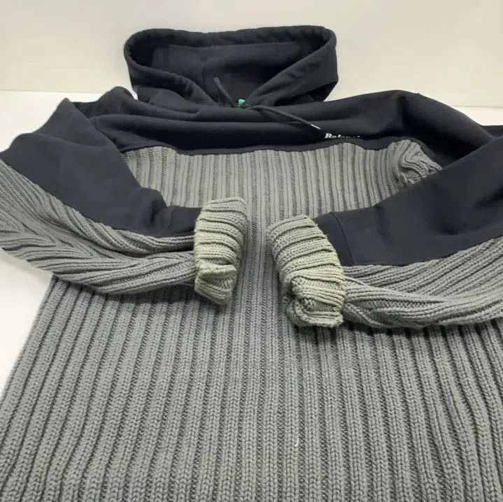 Balenciaga Balenciaga Black Hooded Sweatshirt with Logo. Size US S / EU 44-46 / 1 - 9 Thumbnail