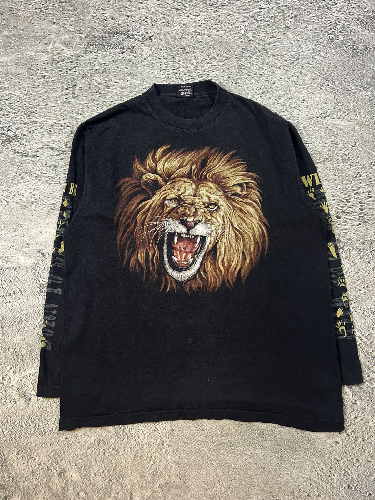 Vintage vintage longsleeve Y2K Born to be Wild Lion 2000s Size US XL / EU 56 / 4 - 1 Thumbnail