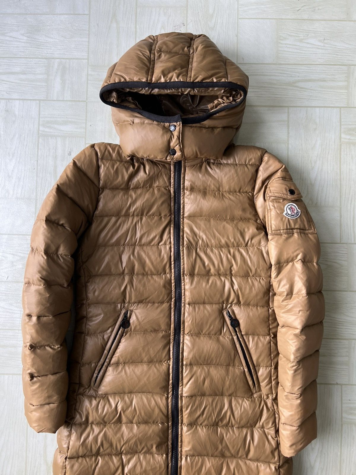Moncler Moncler Moka Giubbotto Beige Long Down Jacket Hoodie Fur Size XS / US 0-2 / IT 36-38 - 1 Thumbnail