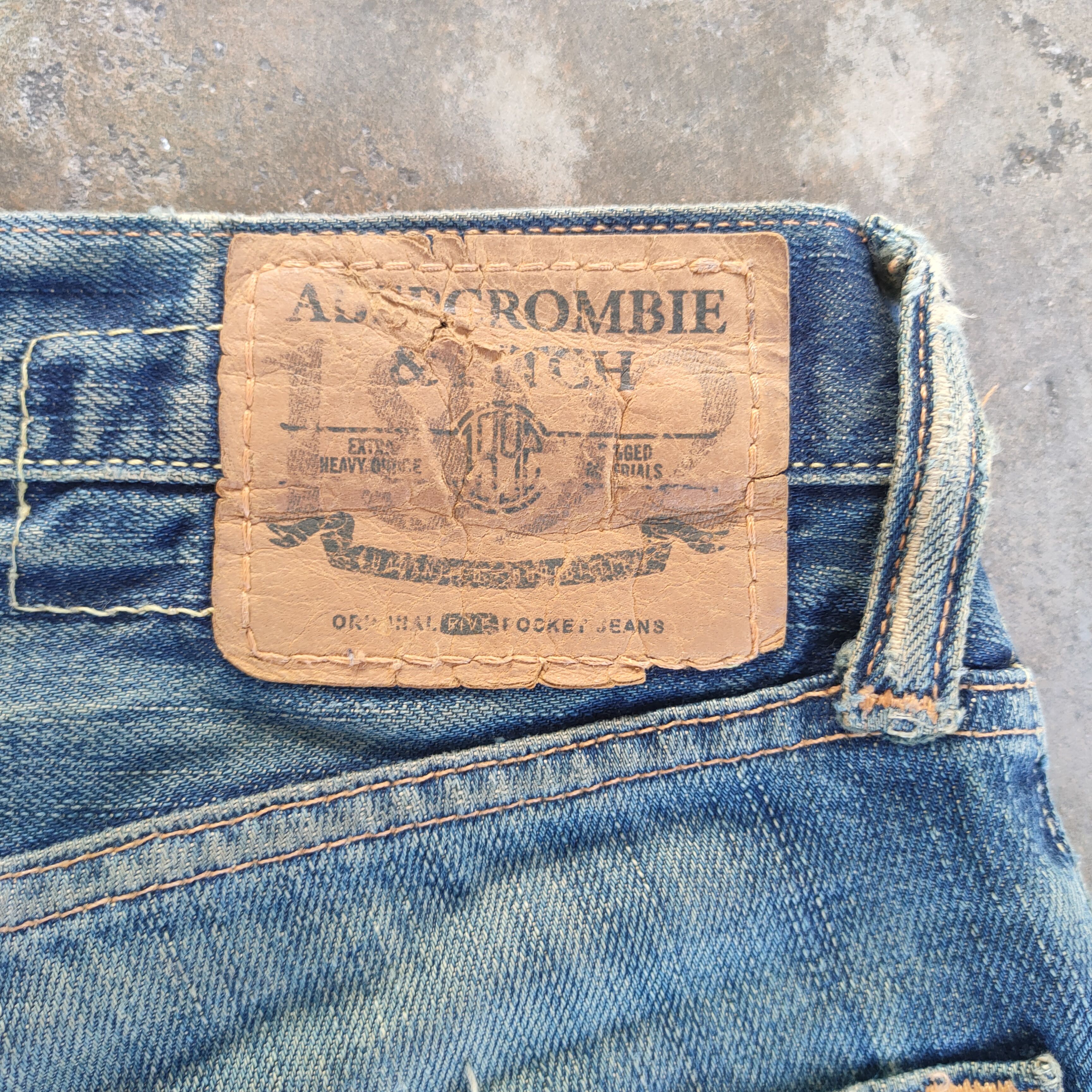 Abercrombie & Fitch Vintage Abercrombie button fly faded jeans denim pants Size US 34 / EU 50 - 12 Thumbnail