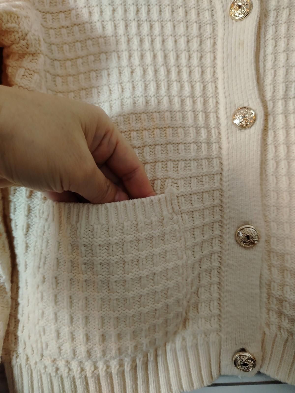 Primark Cream textured knit cardigan with gold buttons size UK 2-4 Size XS / US 0-2 / IT 36-38 - 4 Thumbnail