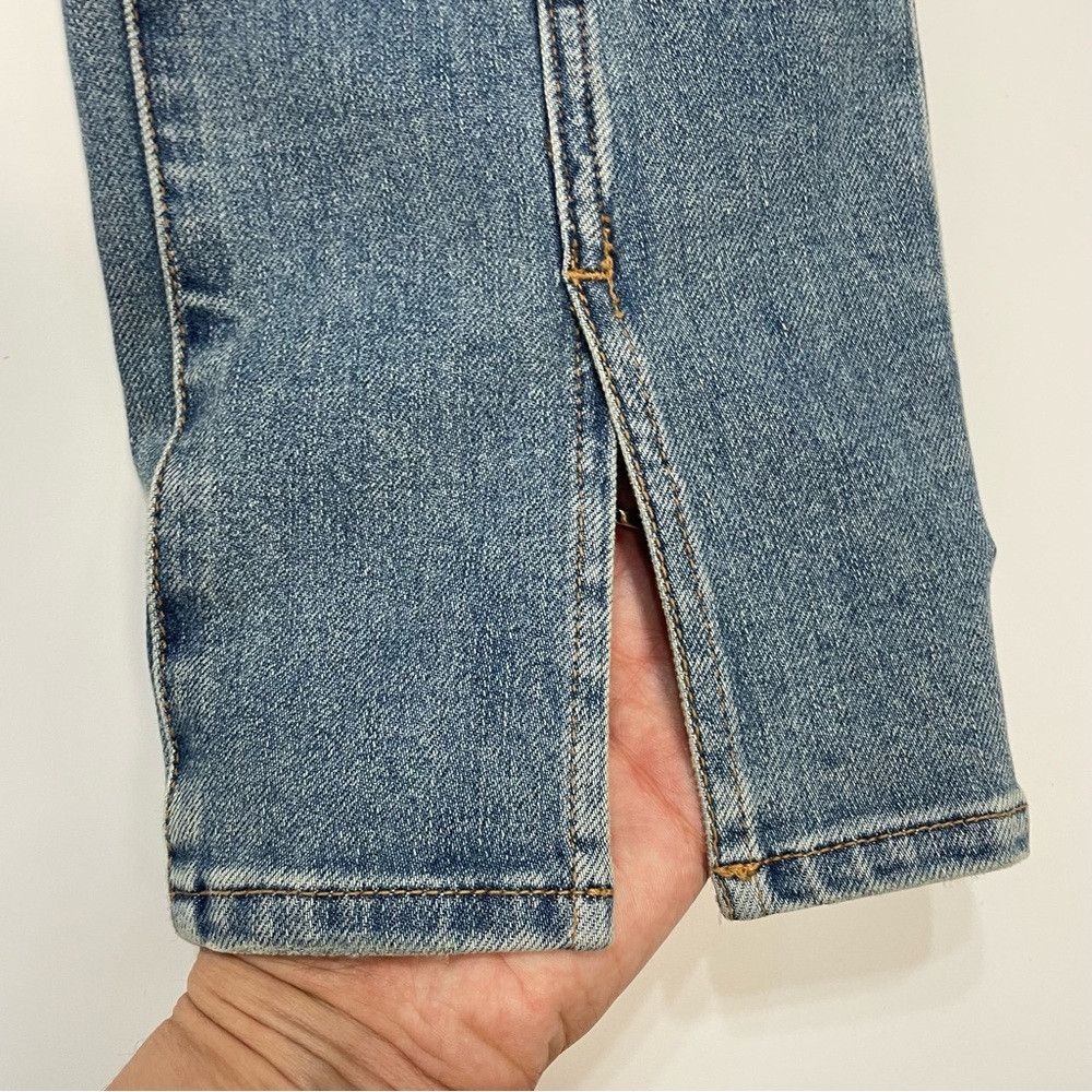 White House Black Market White House Black Market High-Rise Sculpt Seamed Slim Crop Size 28" / US 6 / IT 42 - 8 Thumbnail